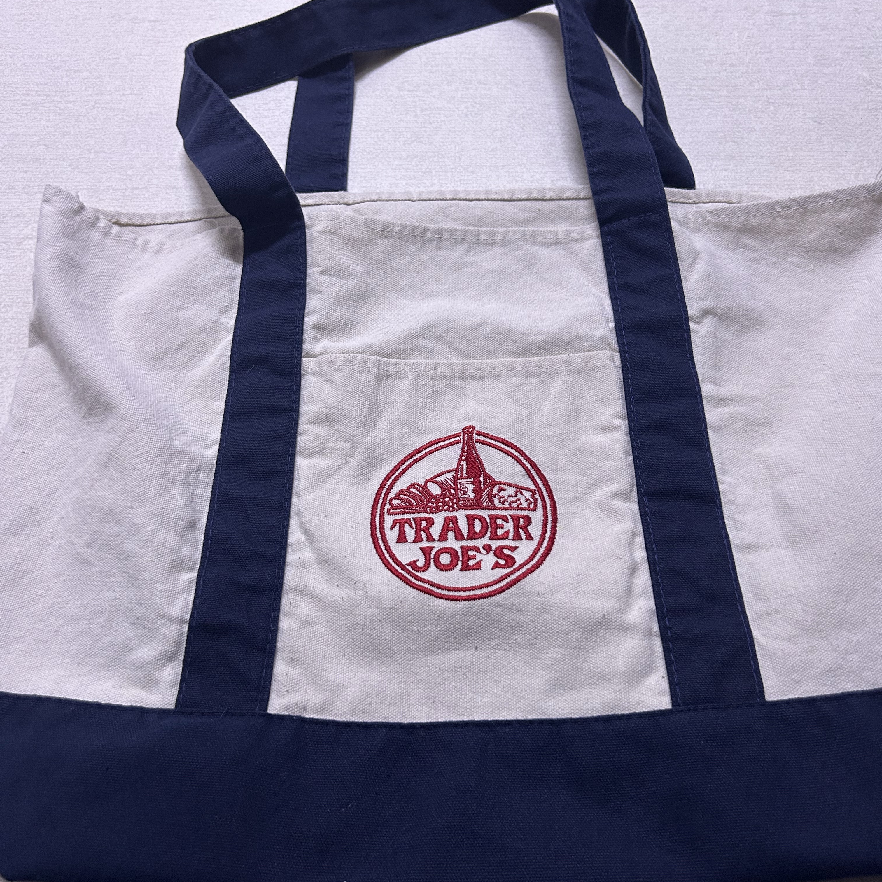 Trader Joe's Mini Canvas Tote Bag Navy 착용 스타일