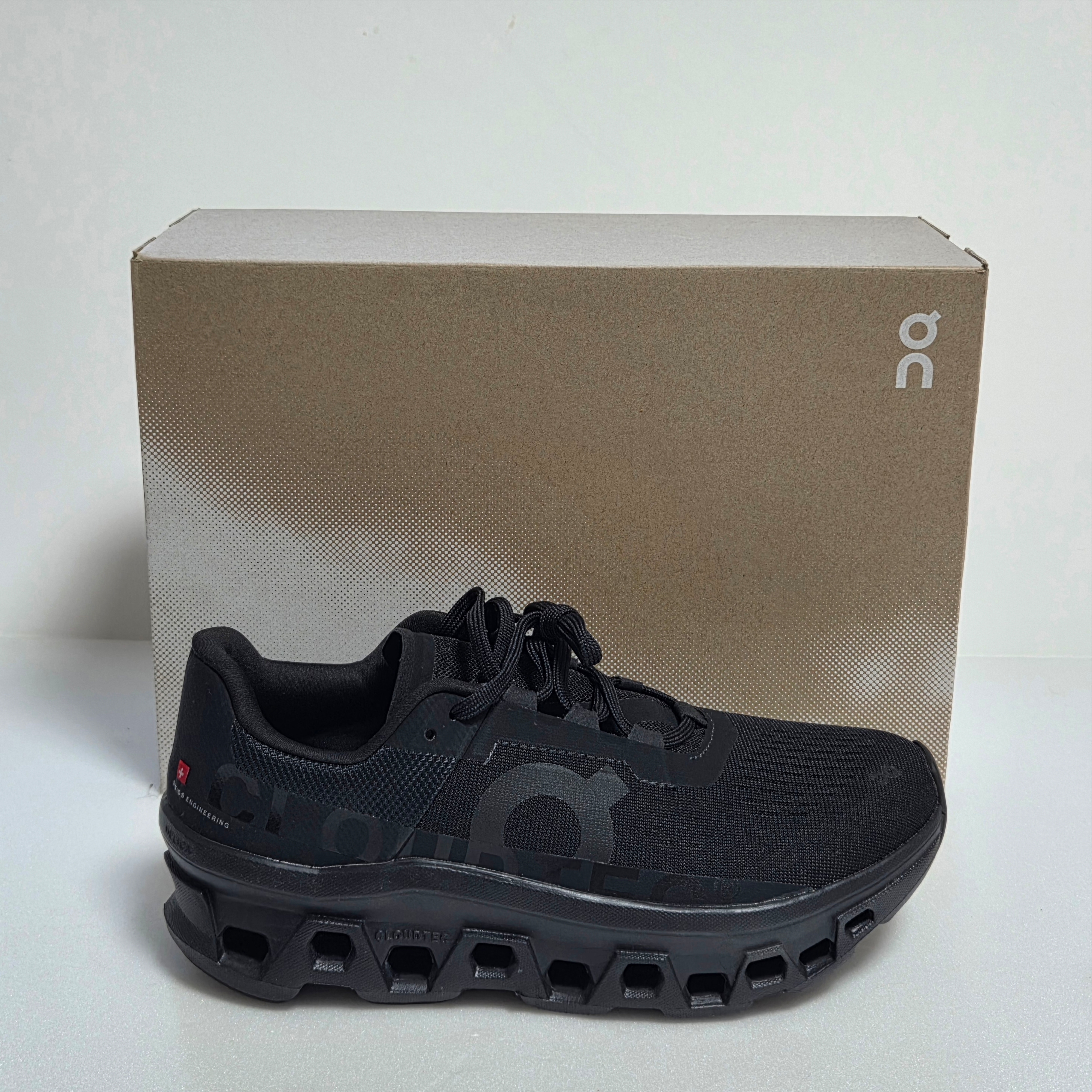 On Running Cloudmonster All Black 착용 스타일 - 2