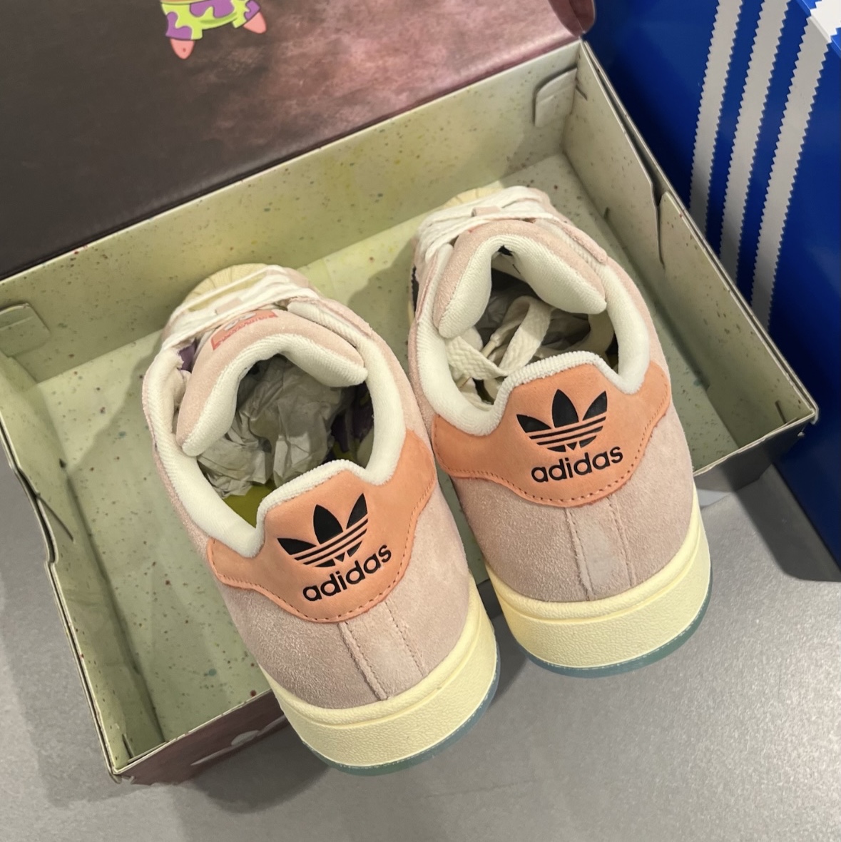 Adidas x Spongebob Patrick Superstar Black Core Black 착용 스타일 - 5