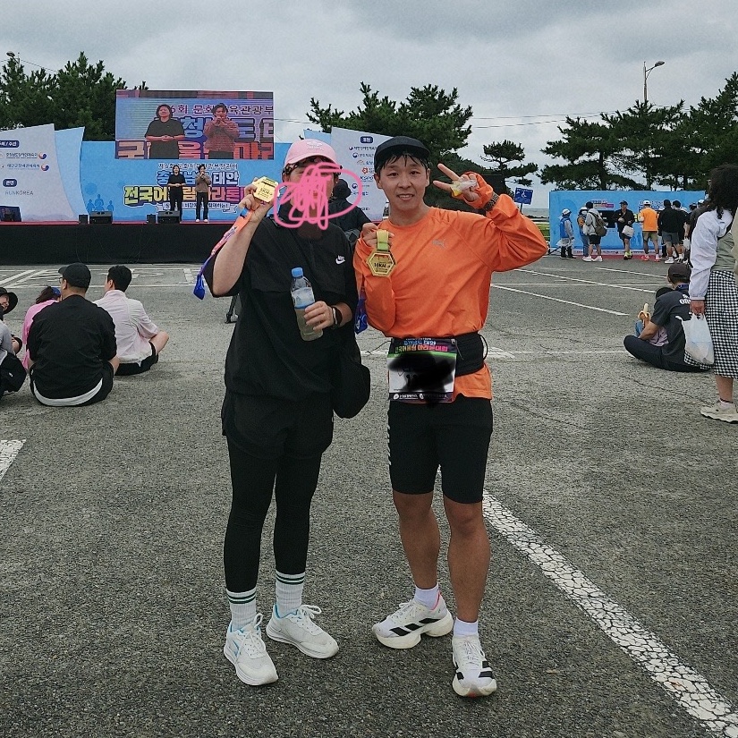 UVU Half Tights Black, Puma x Hello Sunrise L/S T-Shirt Orange Glo 착용 스타일