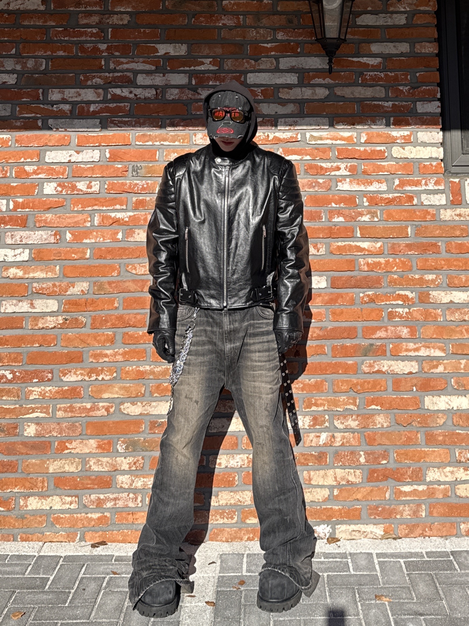 Kamien x MJD Double Hole Belt Black Shearling Calfskin, Balenciaga Stomper Bootie Black 착용 스타일 - 3