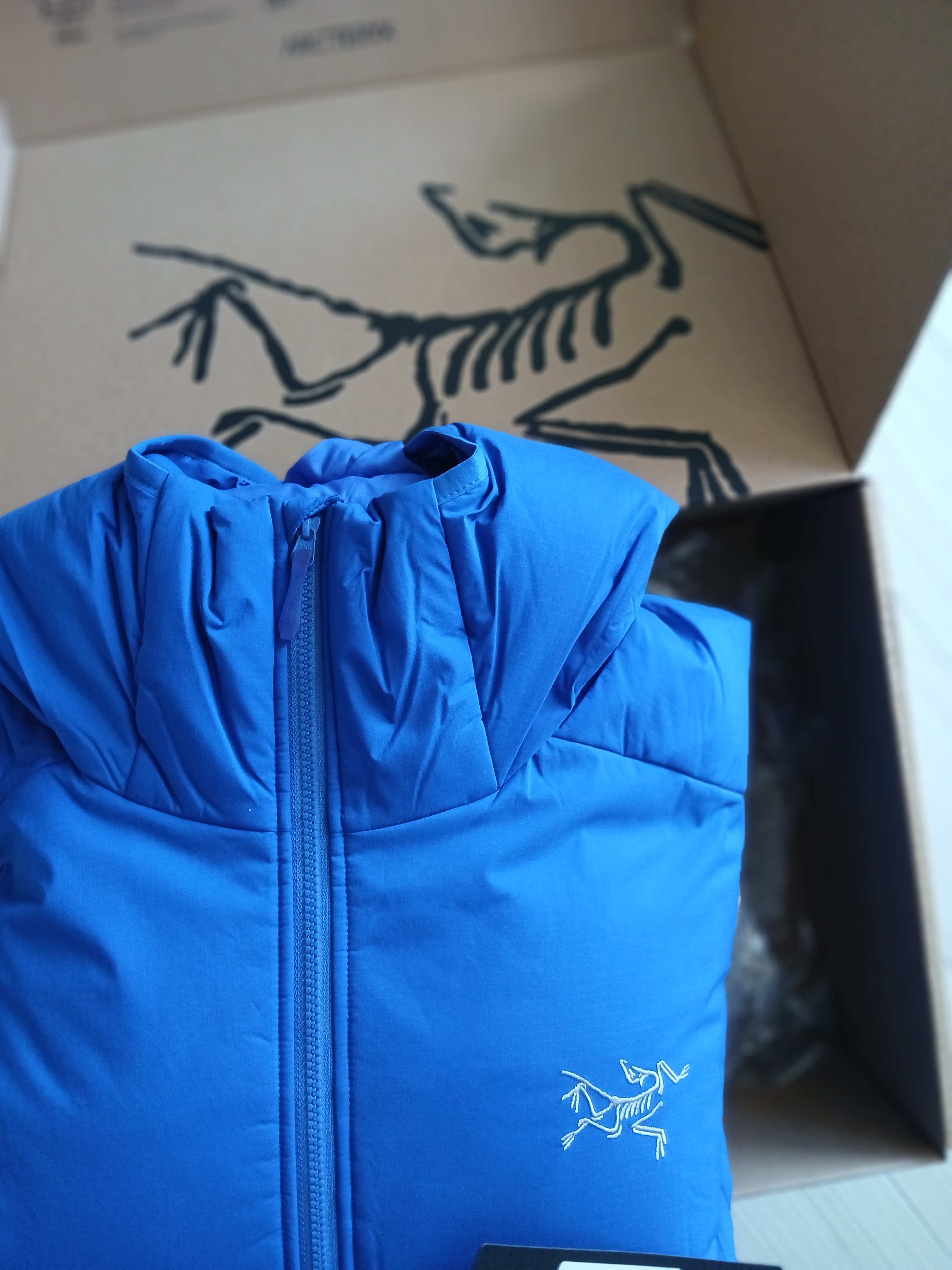 Arc'teryx Atom SV Hoody Vitality, Arc'teryx Cronin Cotton Pants Carob 착용 스타일 - 1