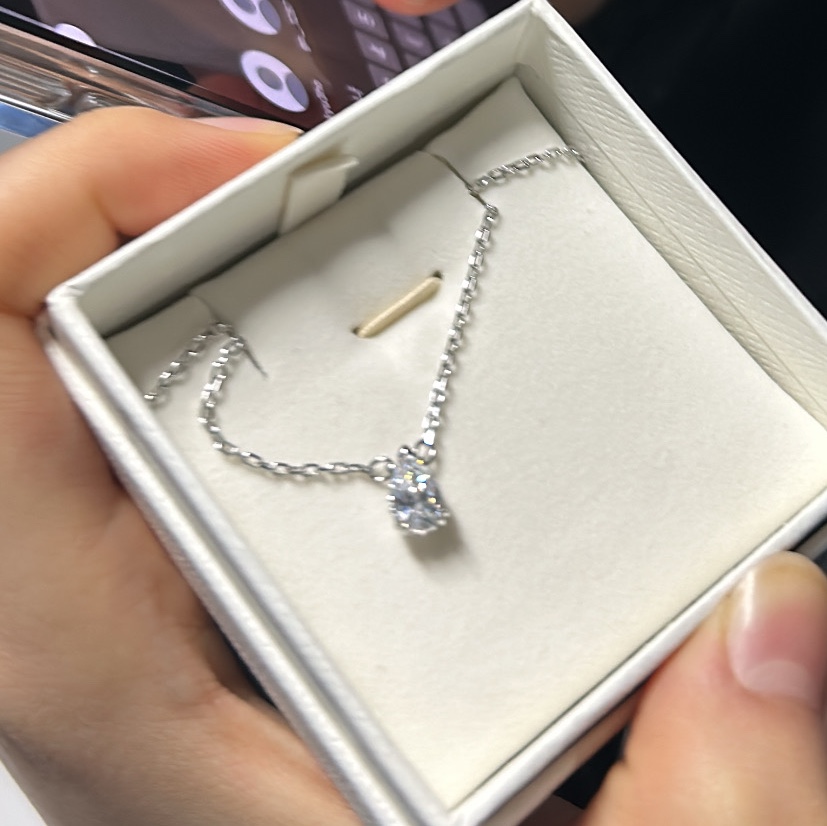 (W) Swarovski Millenia Pendant White Rhodium Pendant 착용 스타일
