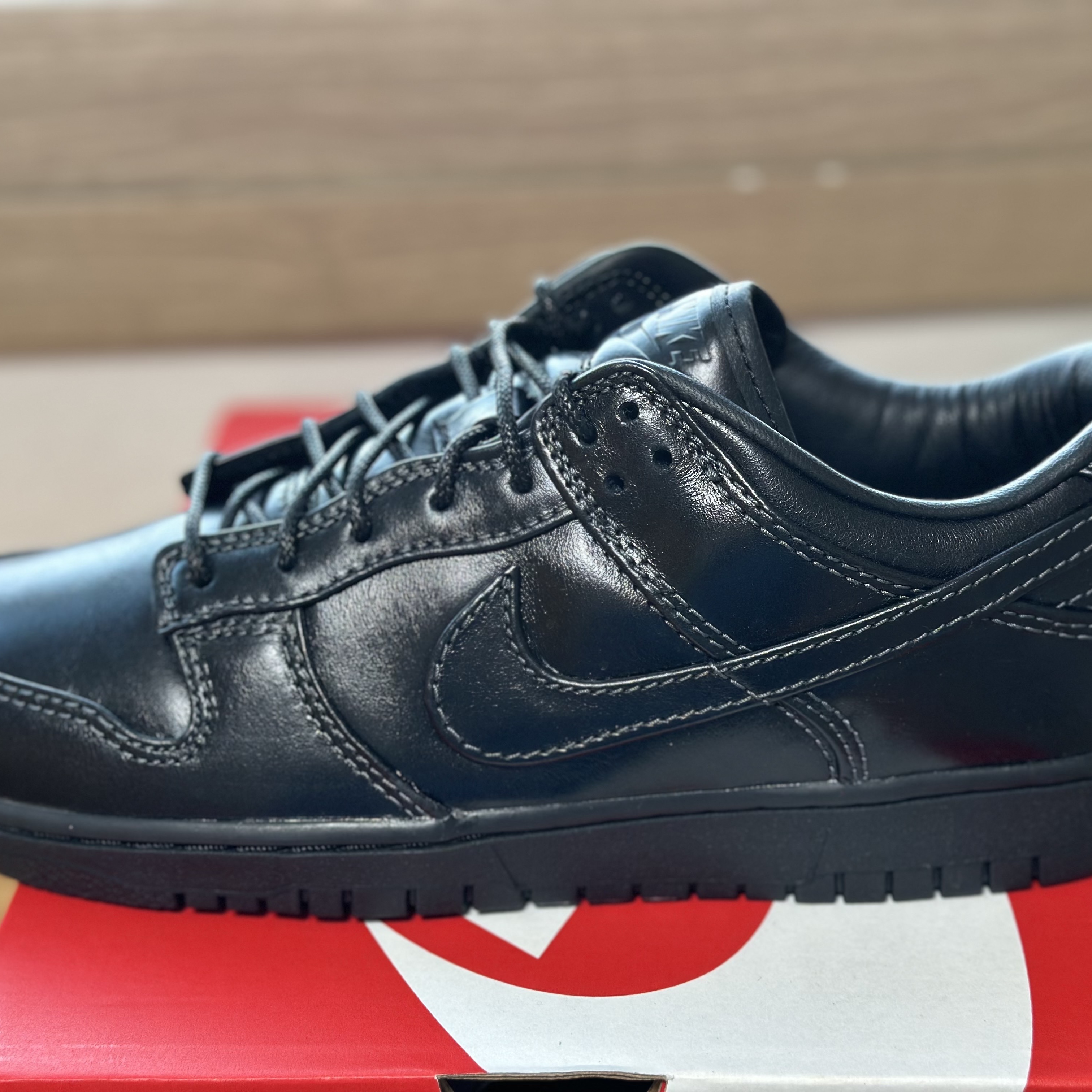 Nike Dunk Low Retro PRM QS Black 착용 스타일 - 2