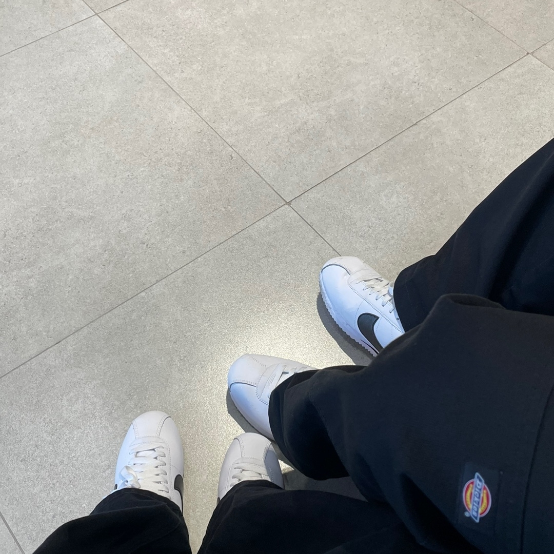 (W) Nike Cortez Leather White Black 착용 스타일
