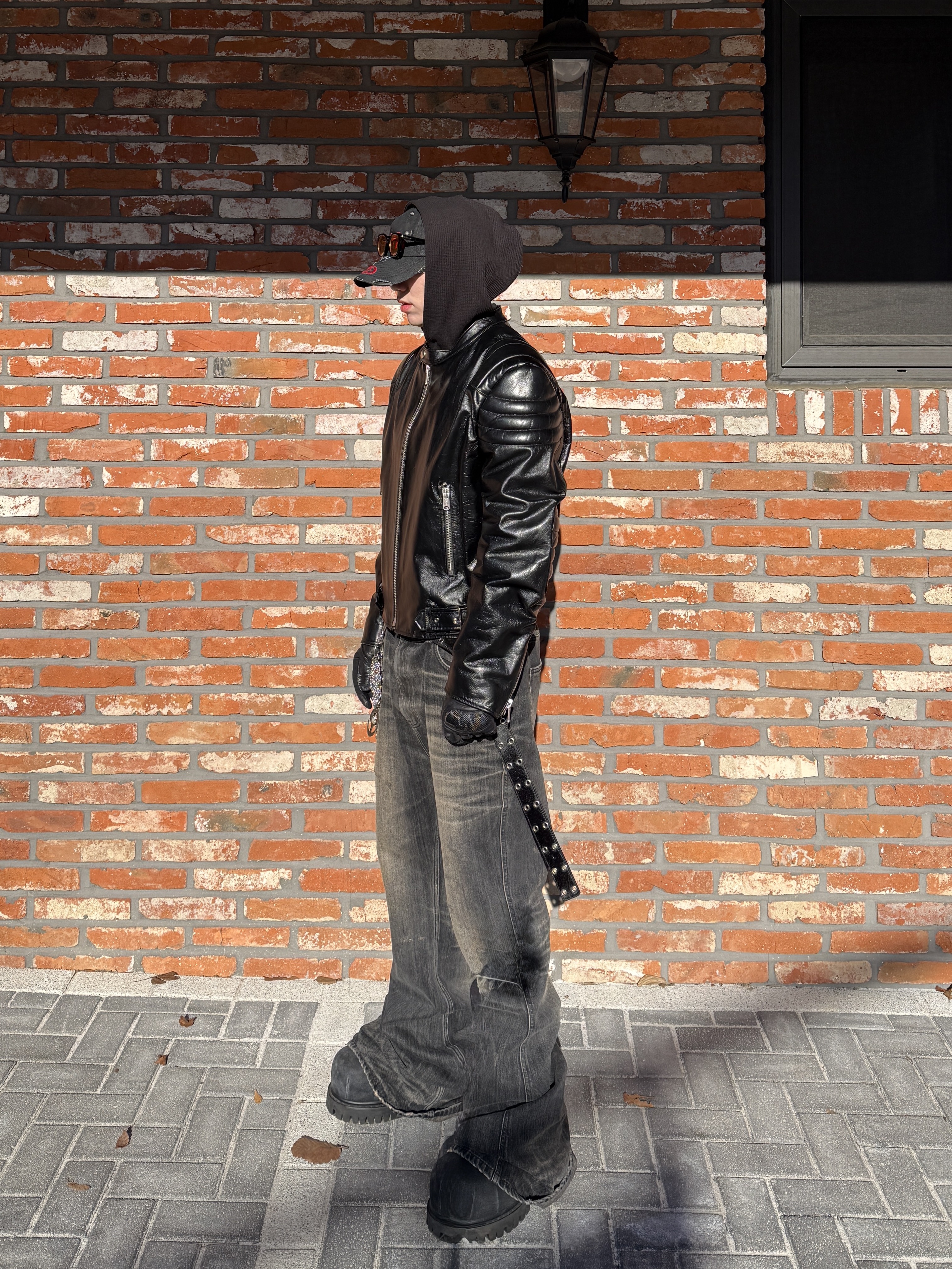 Kamien x MJD Double Hole Belt Black Shearling Calfskin, Balenciaga Stomper Bootie Black 착용 스타일 - 2