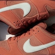 Nike SB Dunk Low Pro Premium Mystic Red and Rosewood 착용 스타일