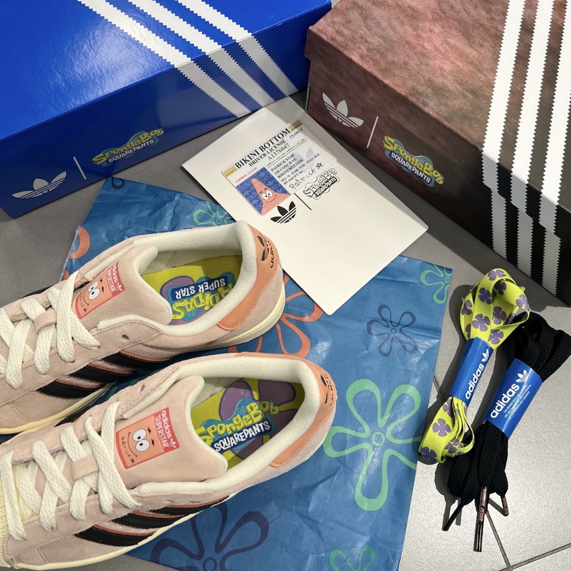 Adidas x Spongebob Patrick Superstar Black Core Black 착용 스타일 - 4