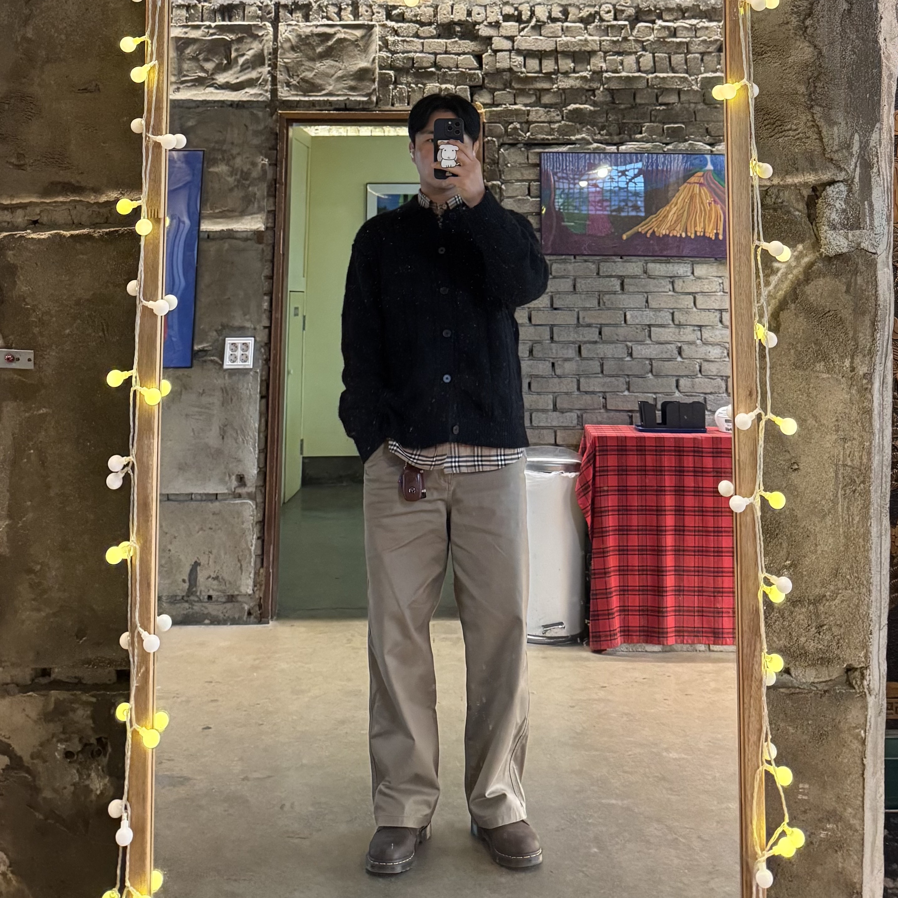 Burberry Small Scale Check Stretch Cotton Shirt Archive Beige 착용 스타일