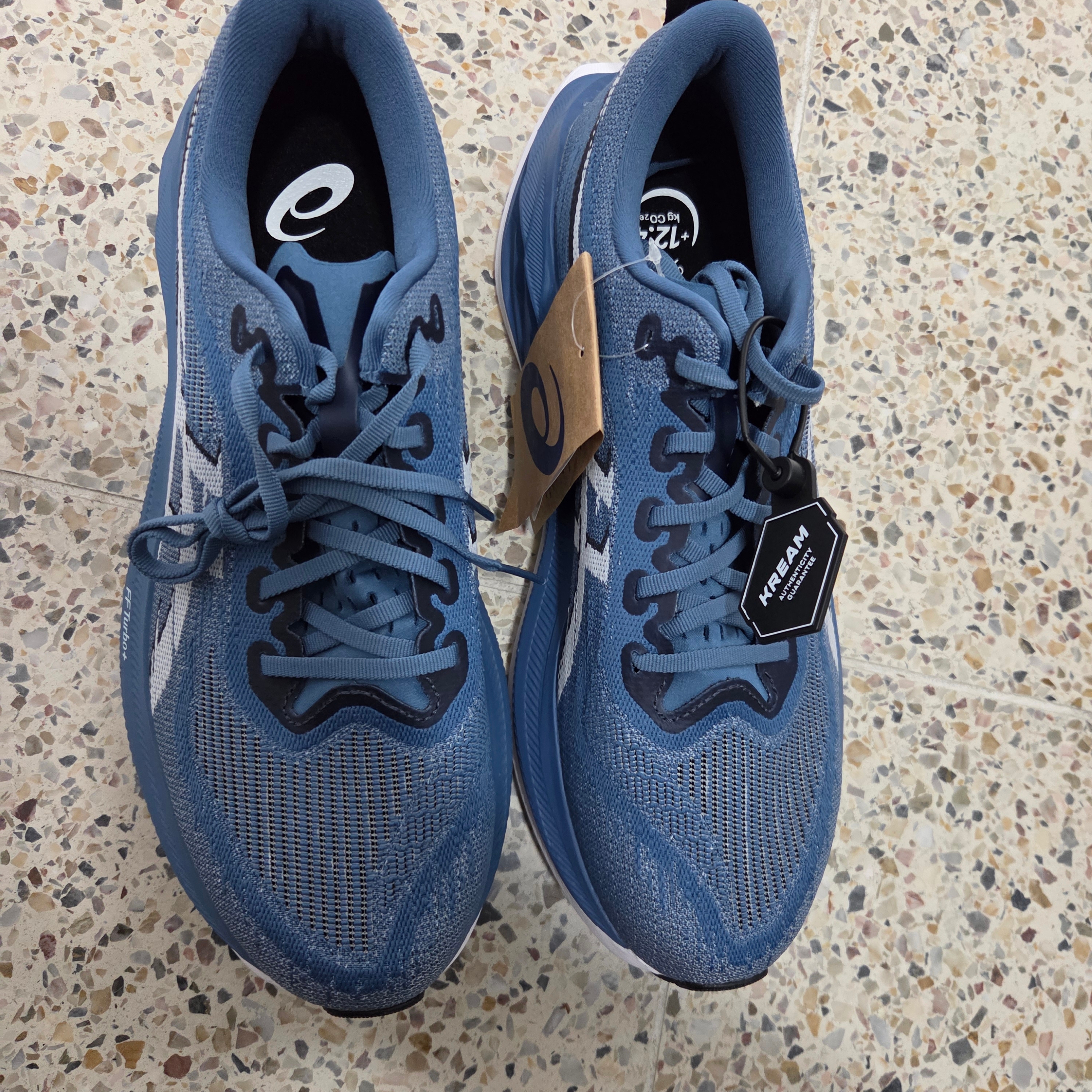 Asics Superblast 2 Winter Sea White 착용 스타일 - 1