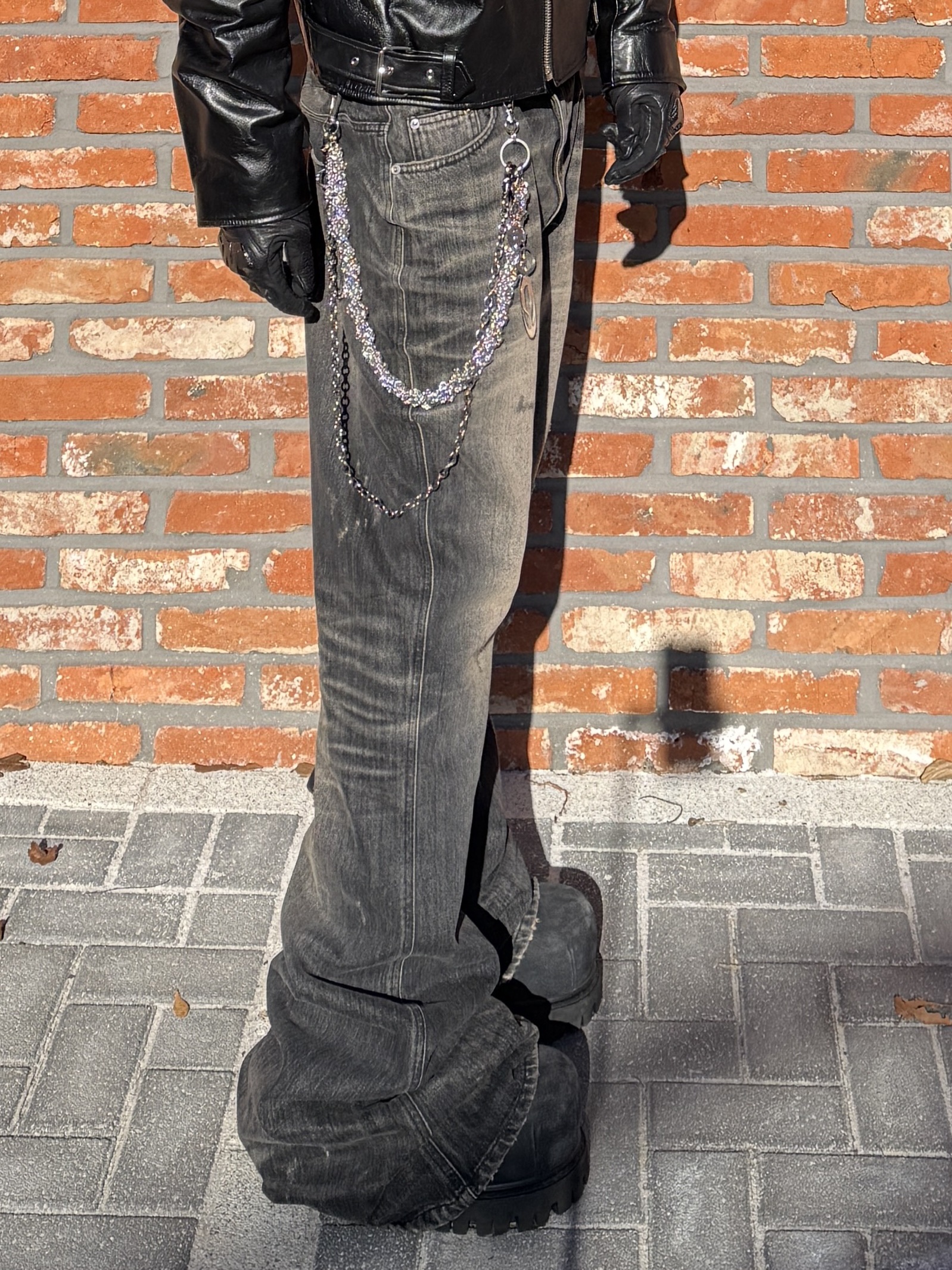 Kamien x MJD Double Hole Belt Black Shearling Calfskin, Balenciaga Stomper Bootie Black 착용 스타일 - 6
