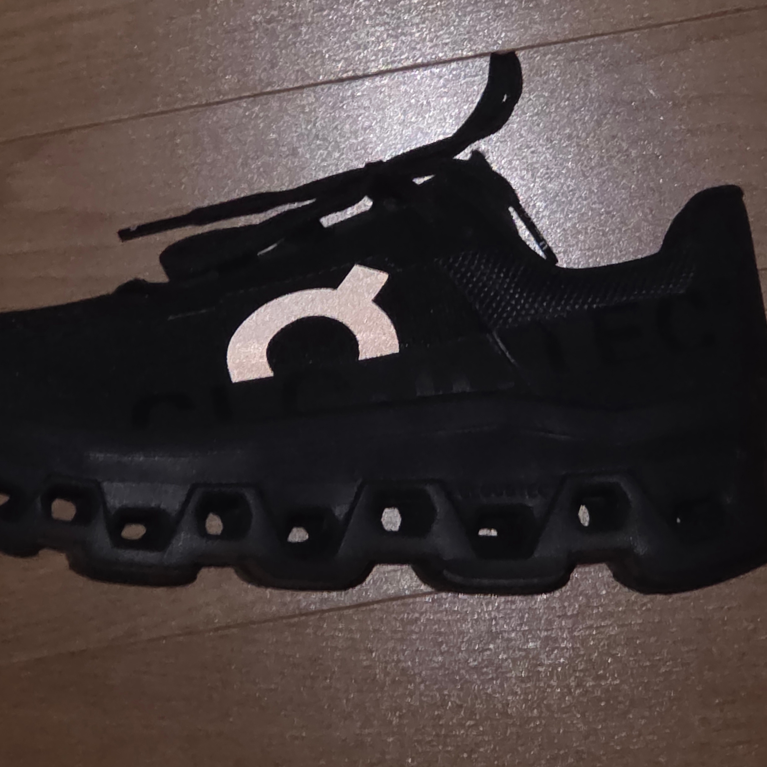 On Running Cloudmonster All Black 착용 스타일 - 4