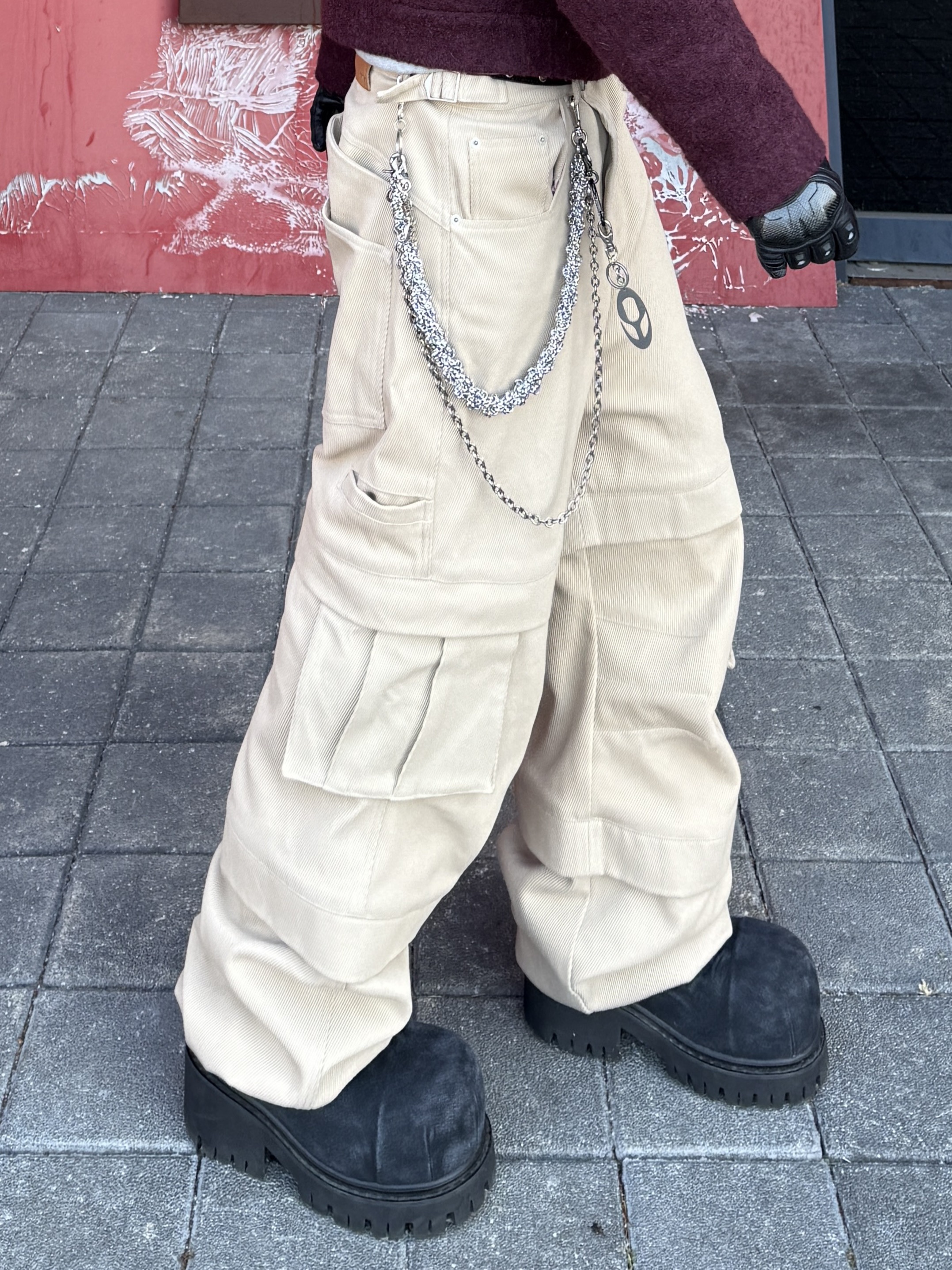 Kamien x MJD Double Hole Belt Black Shearling Calfskin, Kamien Titan Baggy Pants Beige 착용 스타일 - 5