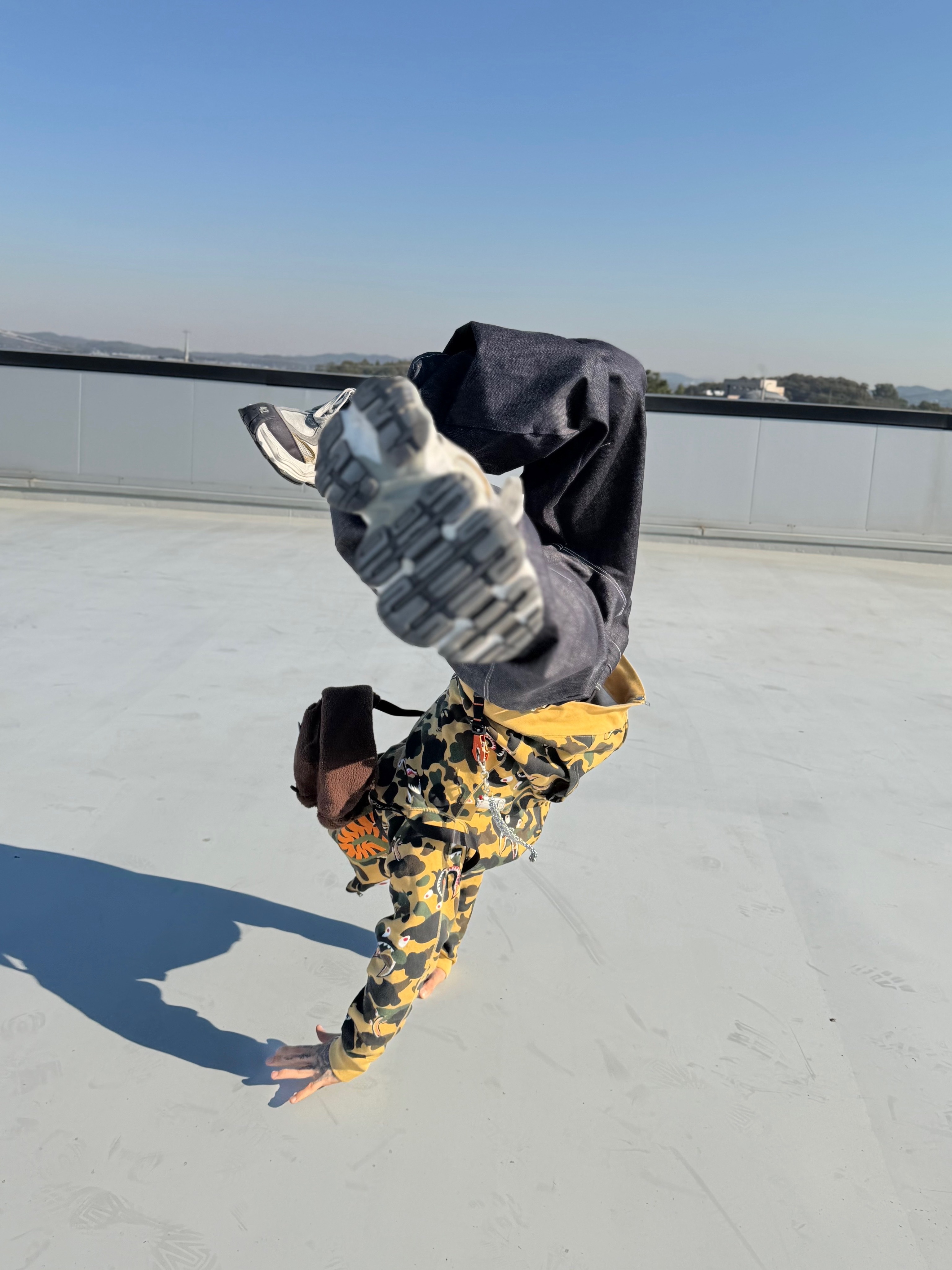 BAPE 1st Camo Shark Full Zip Hoodie Yellow, BAPE 1st Camo Jacquard Shark Hoodie Yellow 착용 스타일 - 5