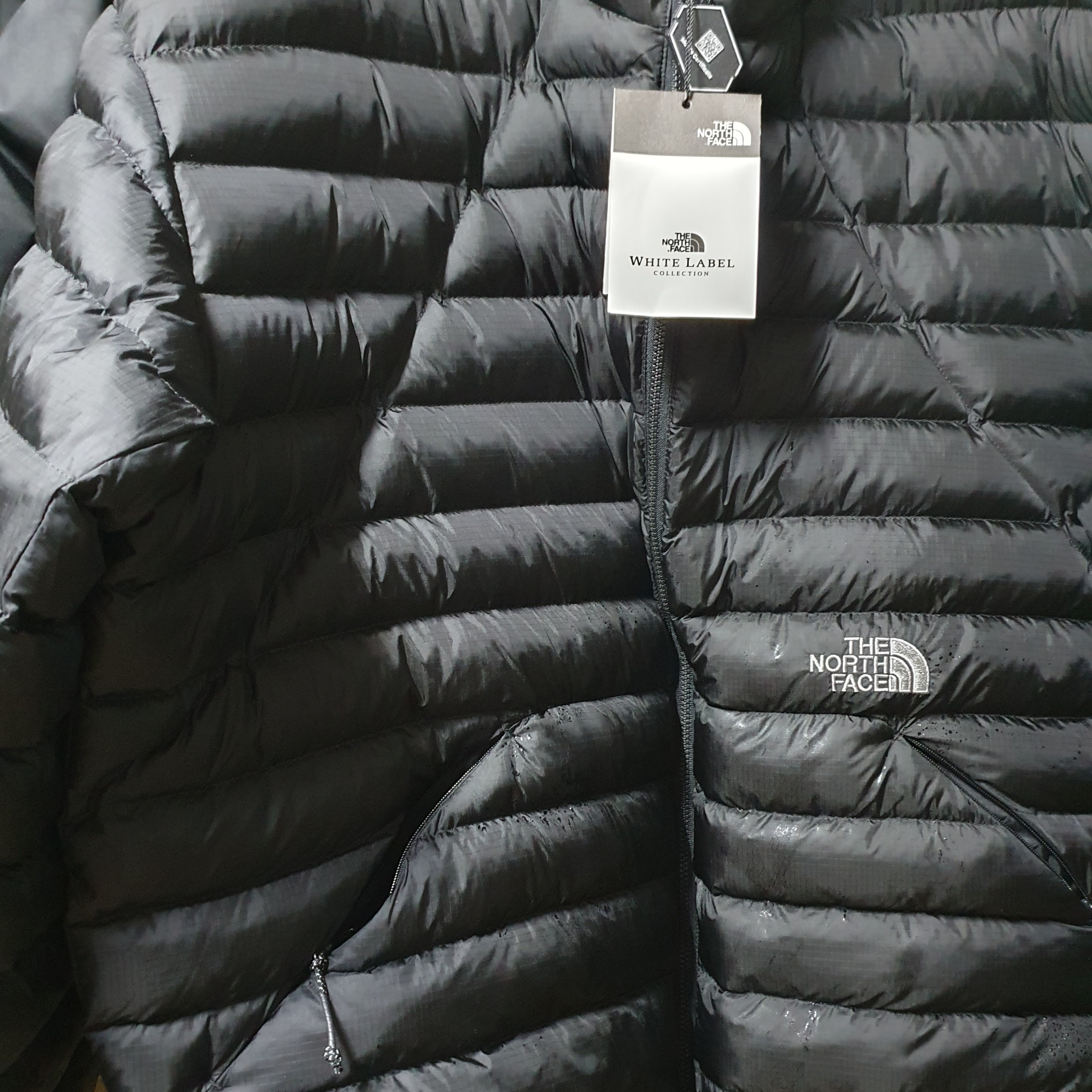 The North Face Ventus On Jacket Black 착용 스타일