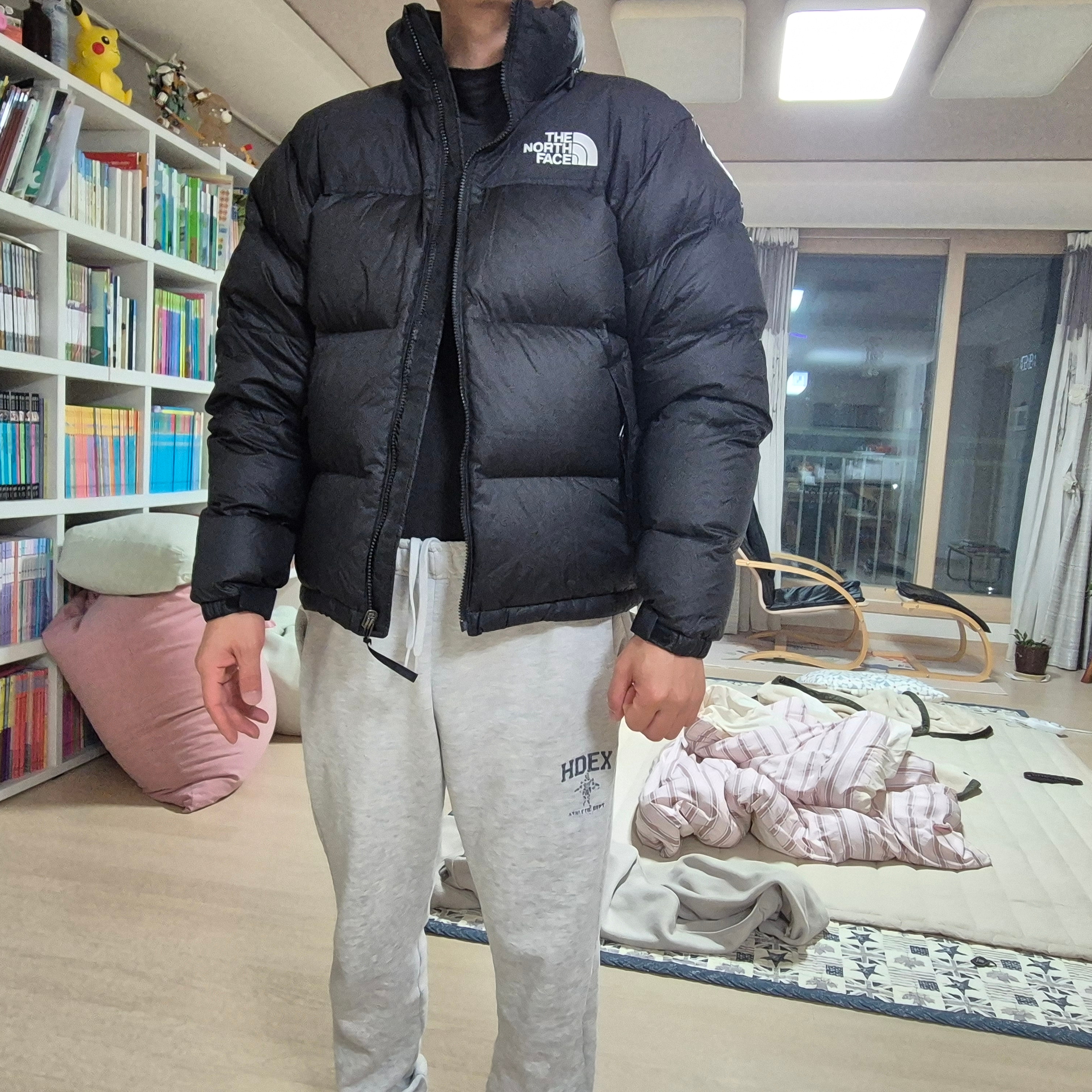 The North Face 1996 Eco Nuptse Jacket Black 착용 스타일