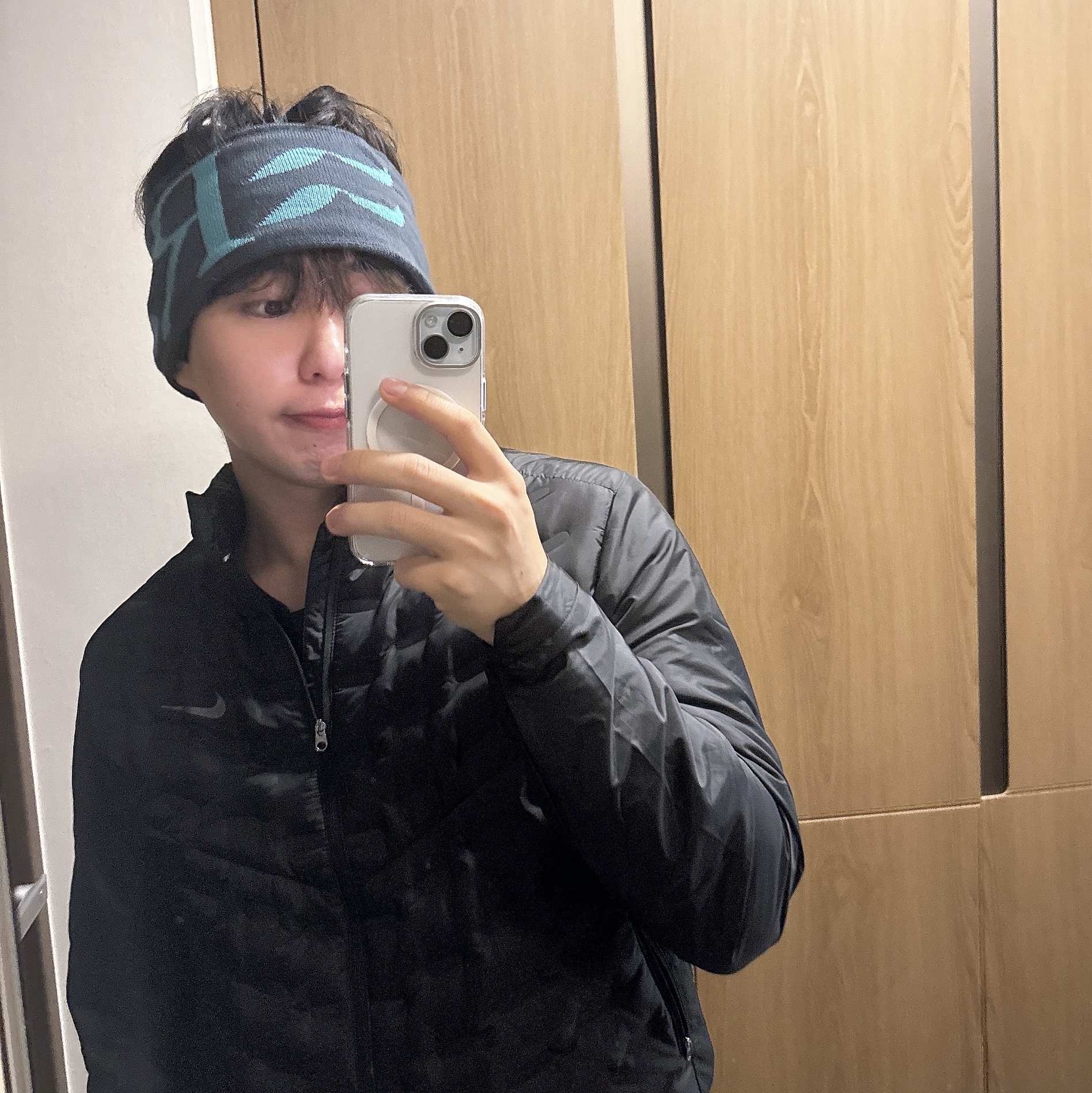 Rab Knit Logo Headband Ebony 착용 스타일