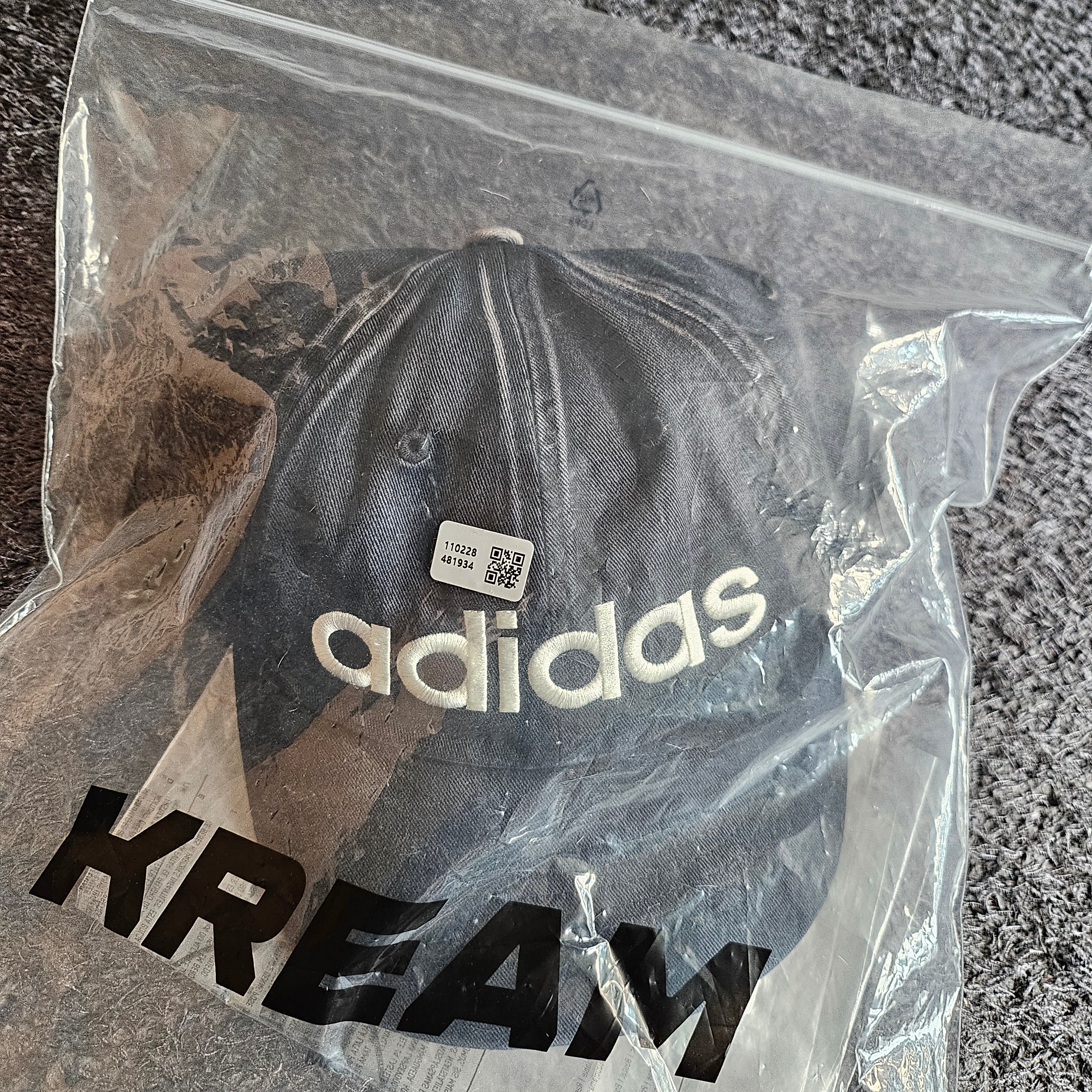 Adidas x Song for the Mute Cap Black 착용 스타일