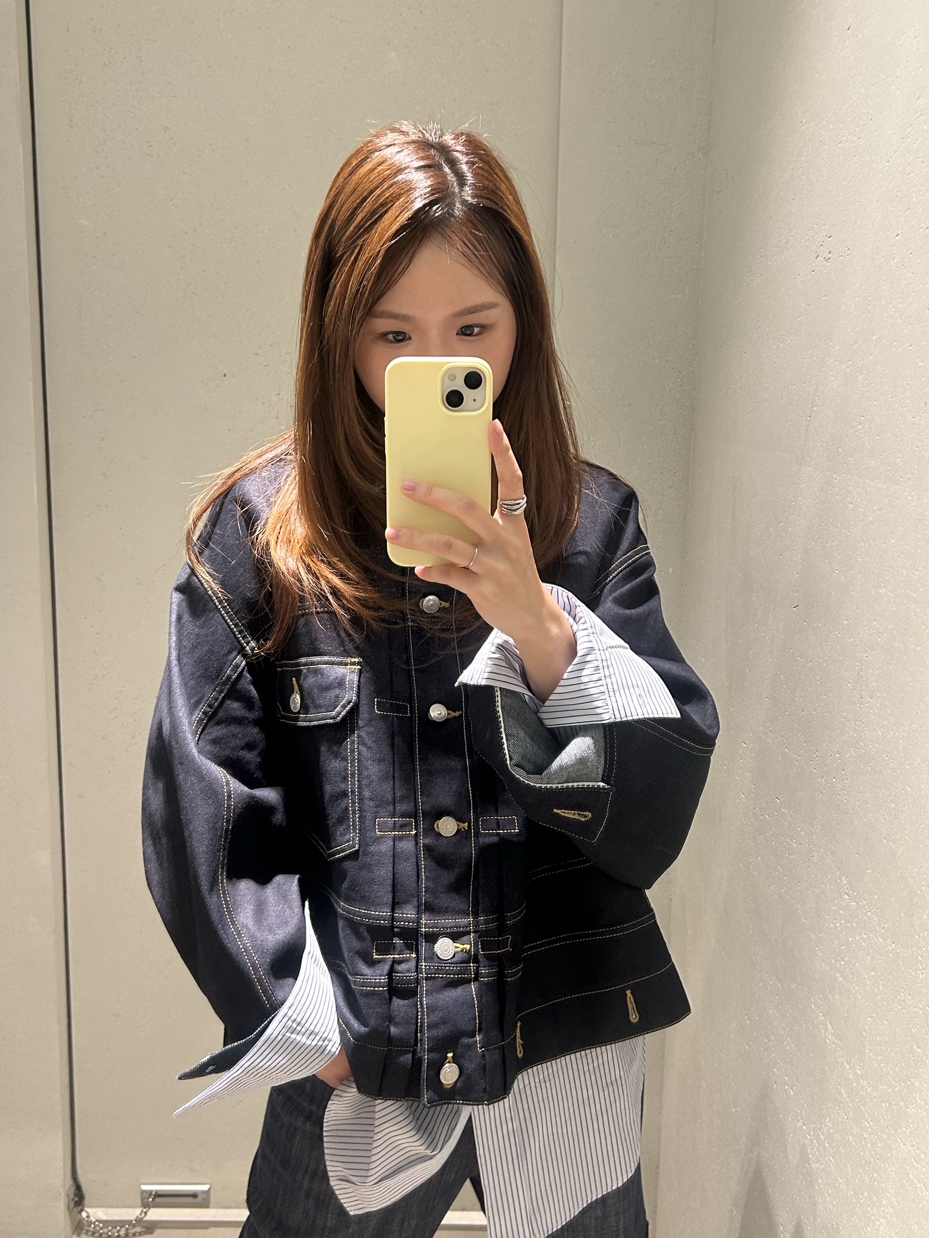Edward Cuming Women Pin-Tuck Lung Shirt Pale Blue Navy - 25FW 착용 스타일 - 1