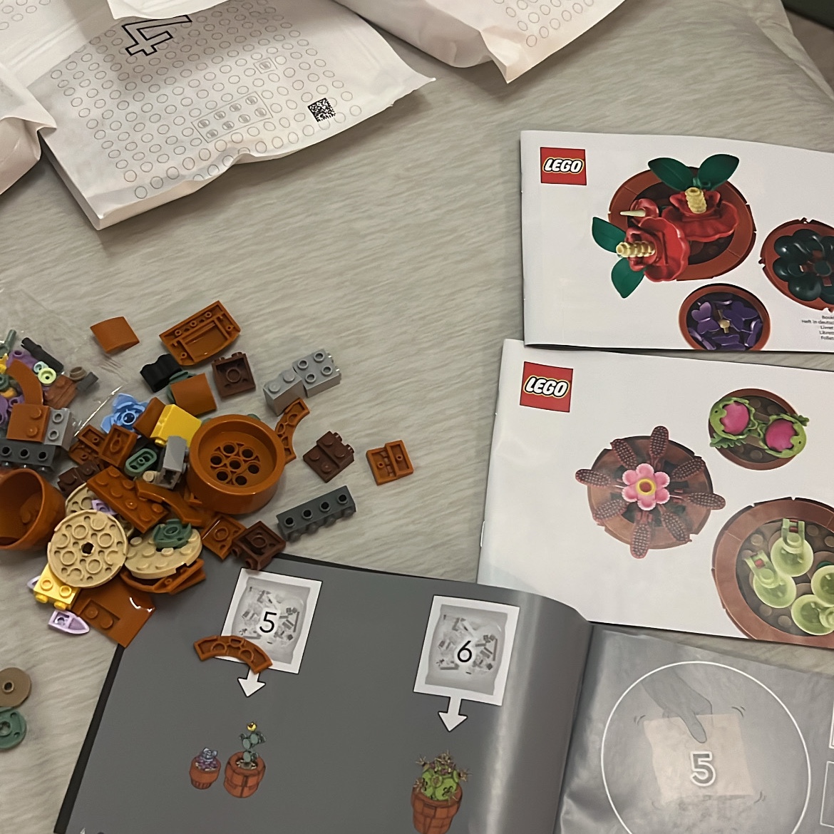 Lego Tiny Plants, earpearp Good Things Take Time Rug Blue 착용 스타일 - 2