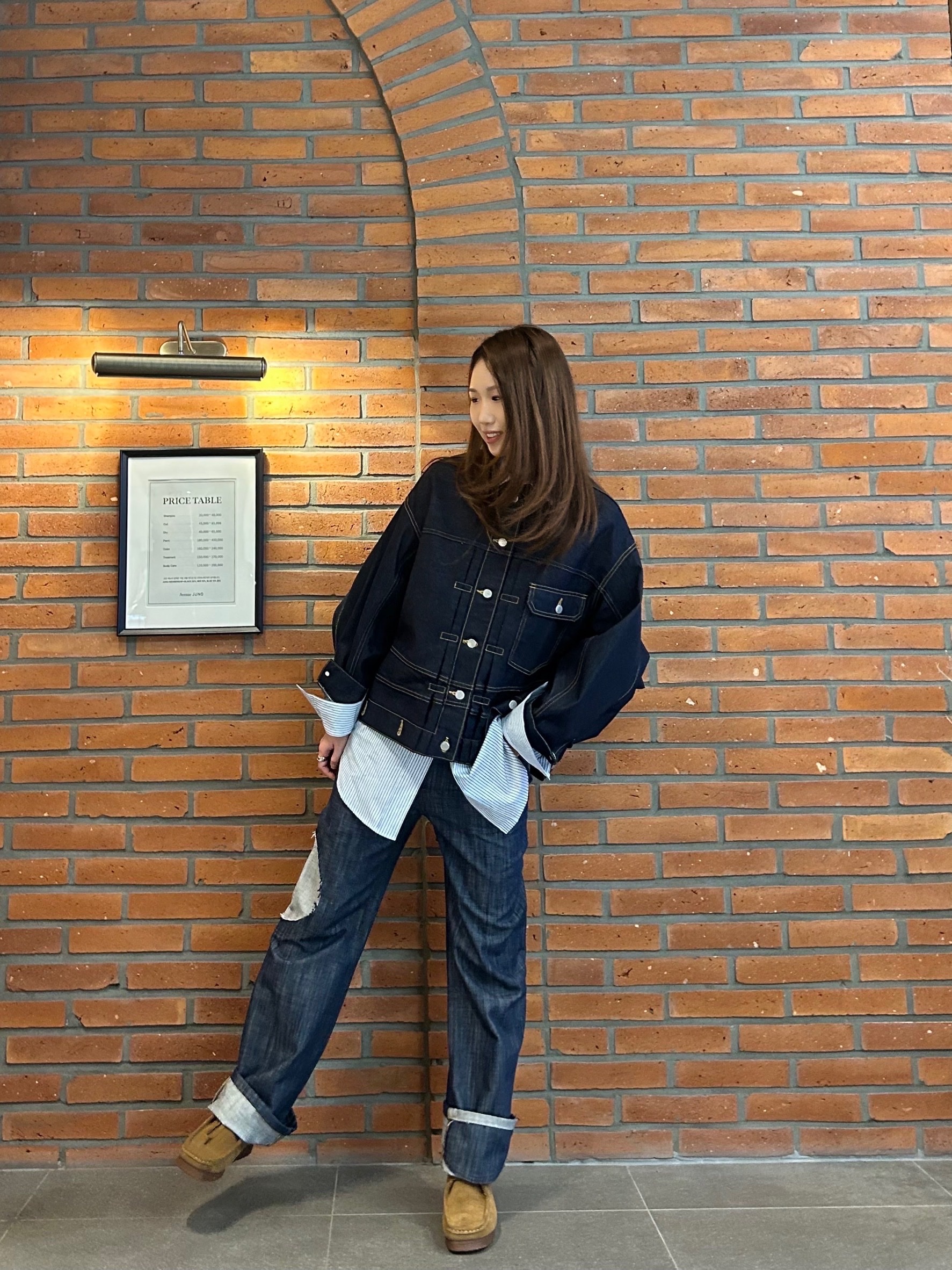 Edward Cuming Women Pin-Tuck Lung Shirt Pale Blue Navy - 25FW 착용 스타일 - 2