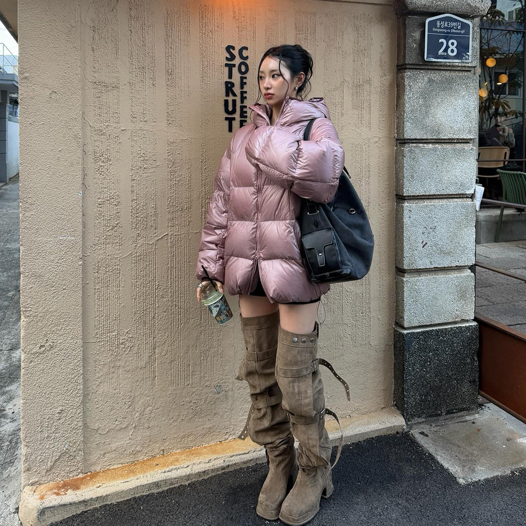 Thevinylhouse Hooded Duck Down Jacket Pink 착용 스타일