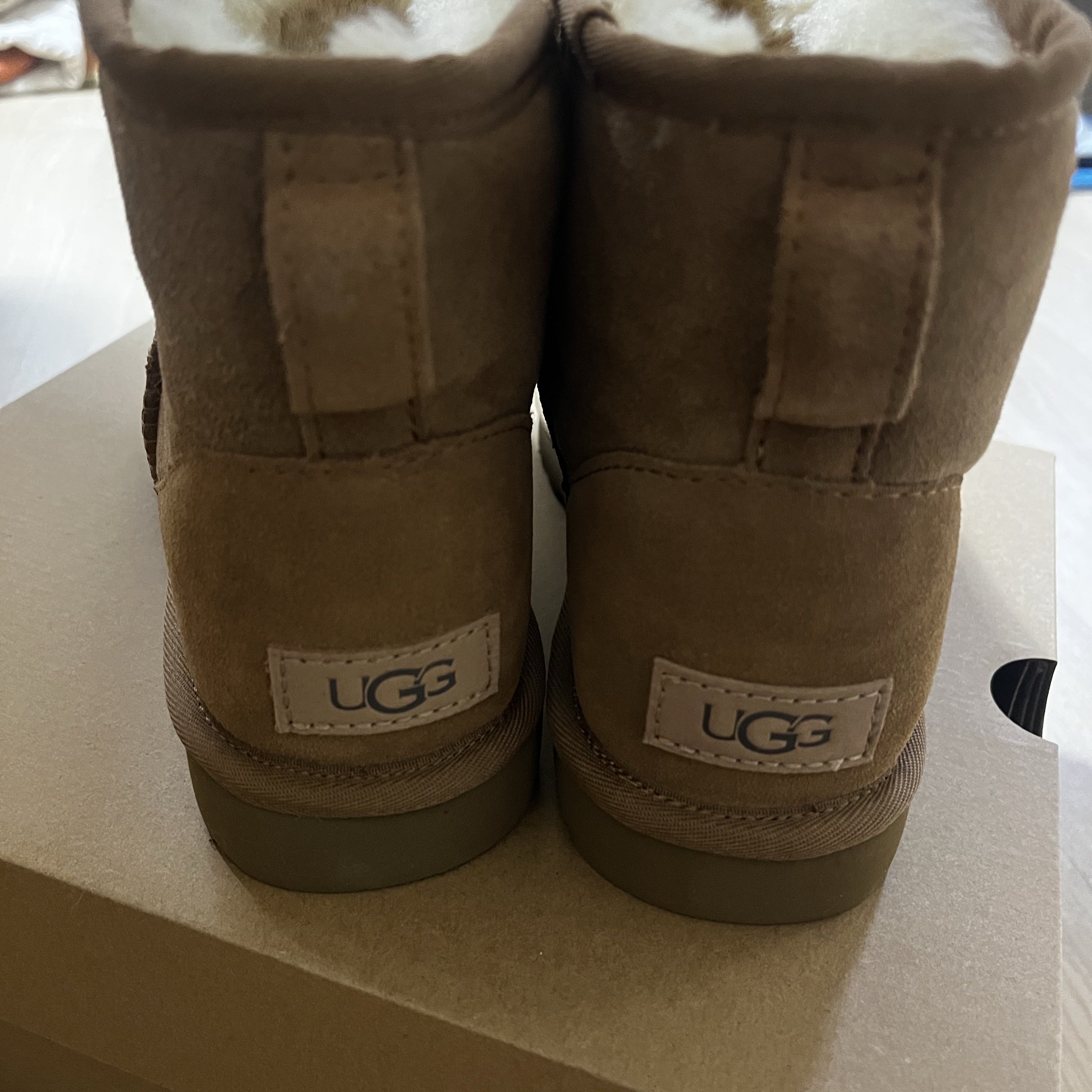 (W) UGG Classic Mini II Boots Chestnut 착용 스타일