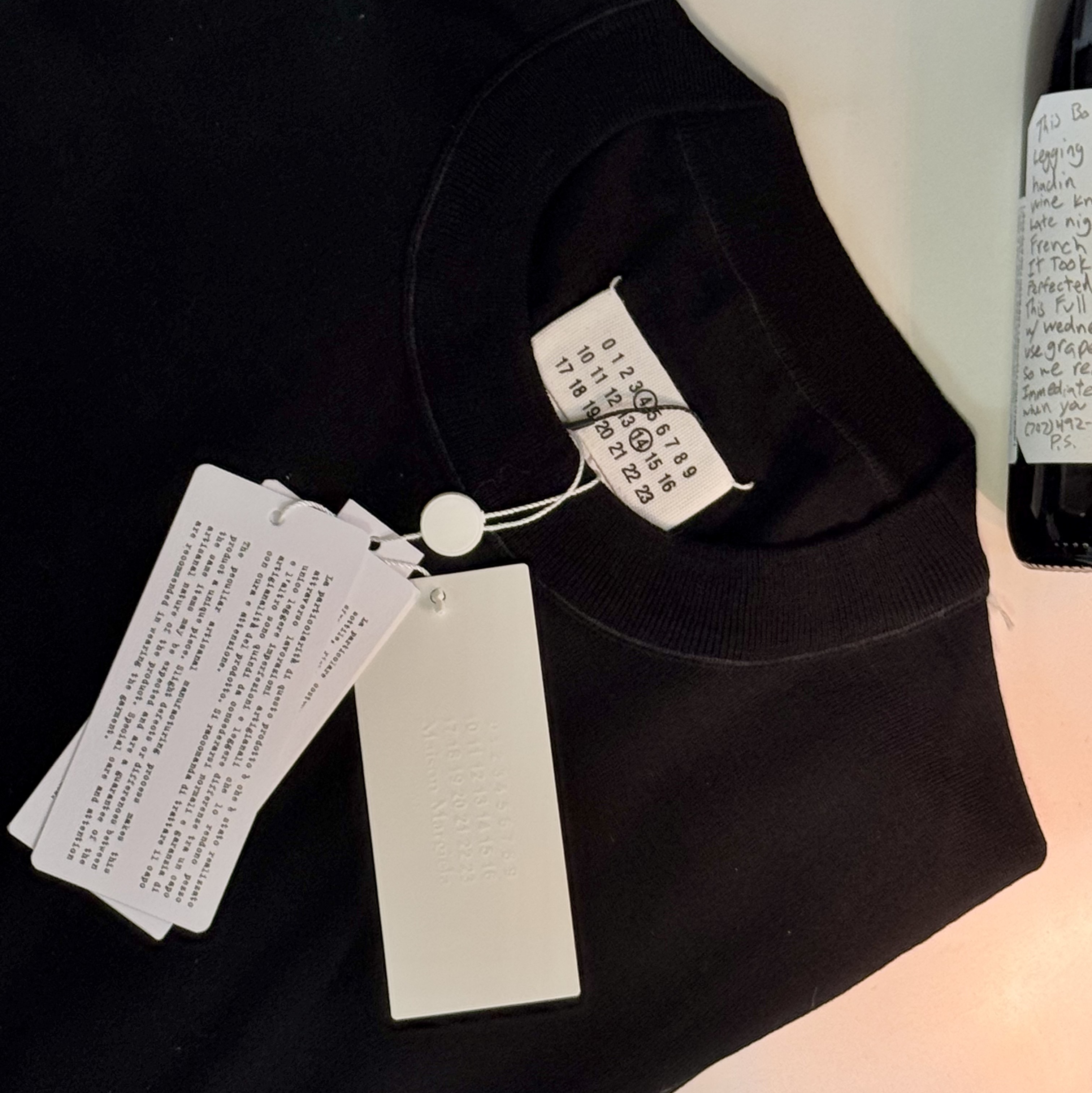 Maison Margiela Work In Progress Sweater Black, Maison Margiela Work In Progress Sweater Navy 착용 스타일 - 1