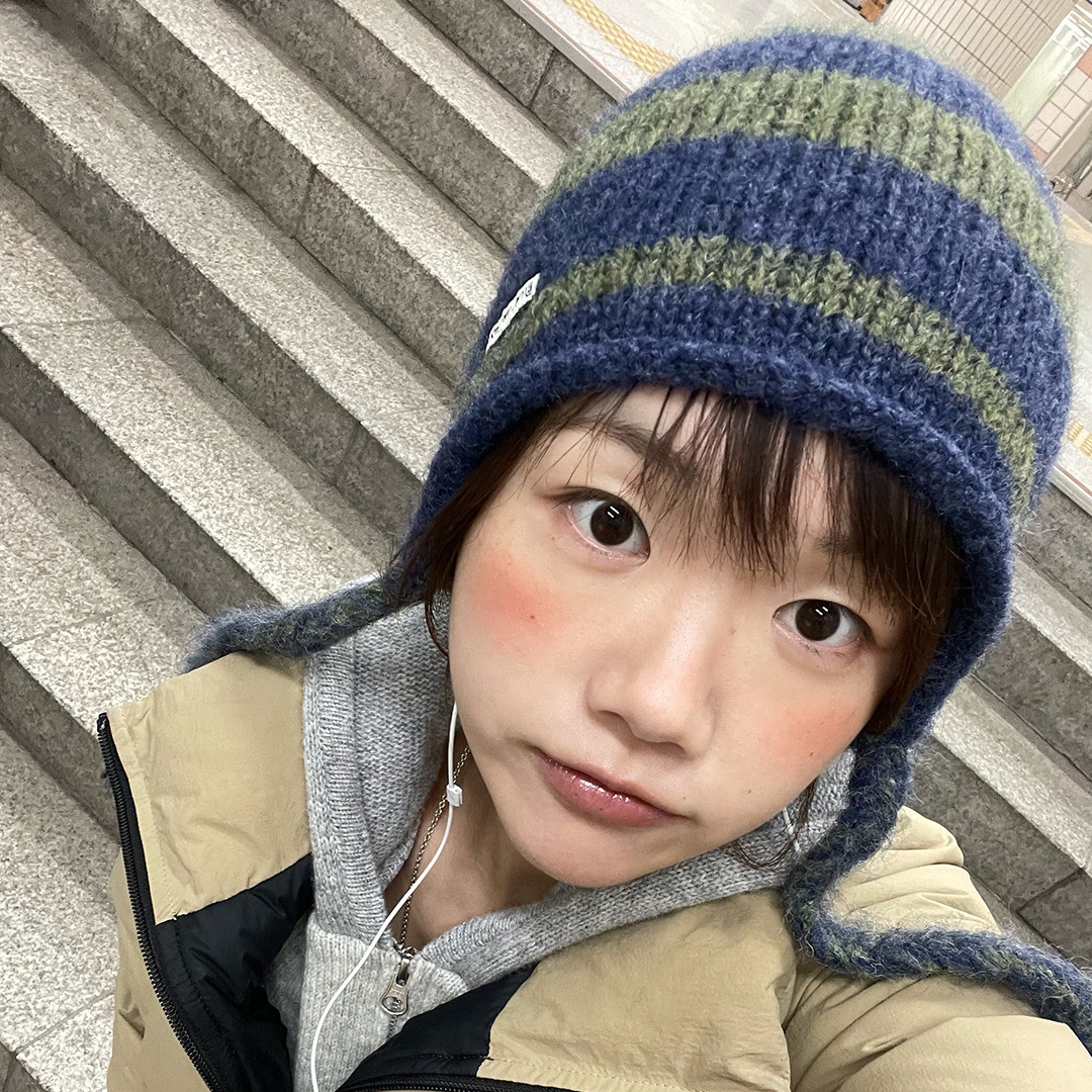 Thevinylhouse Ear Flap Stripe Beanie Green 착용 스타일
