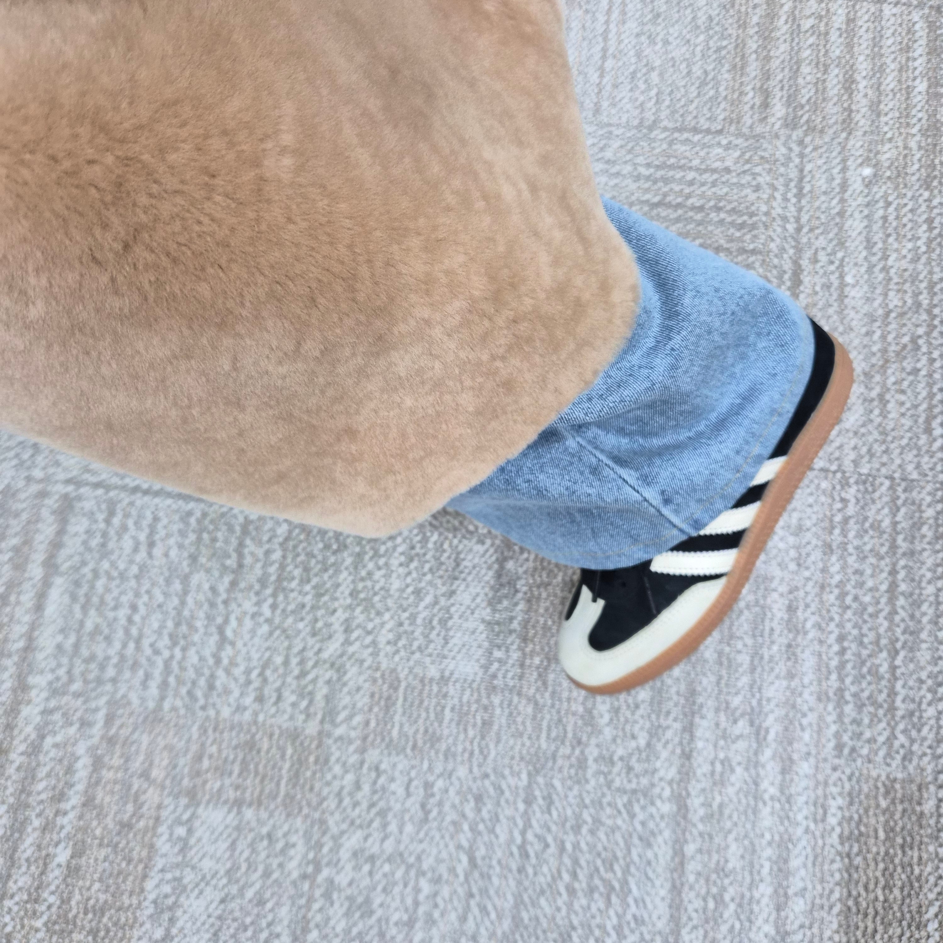 (W) Adidas Samba OG Core Black Wonder White 착용 스타일 - 3