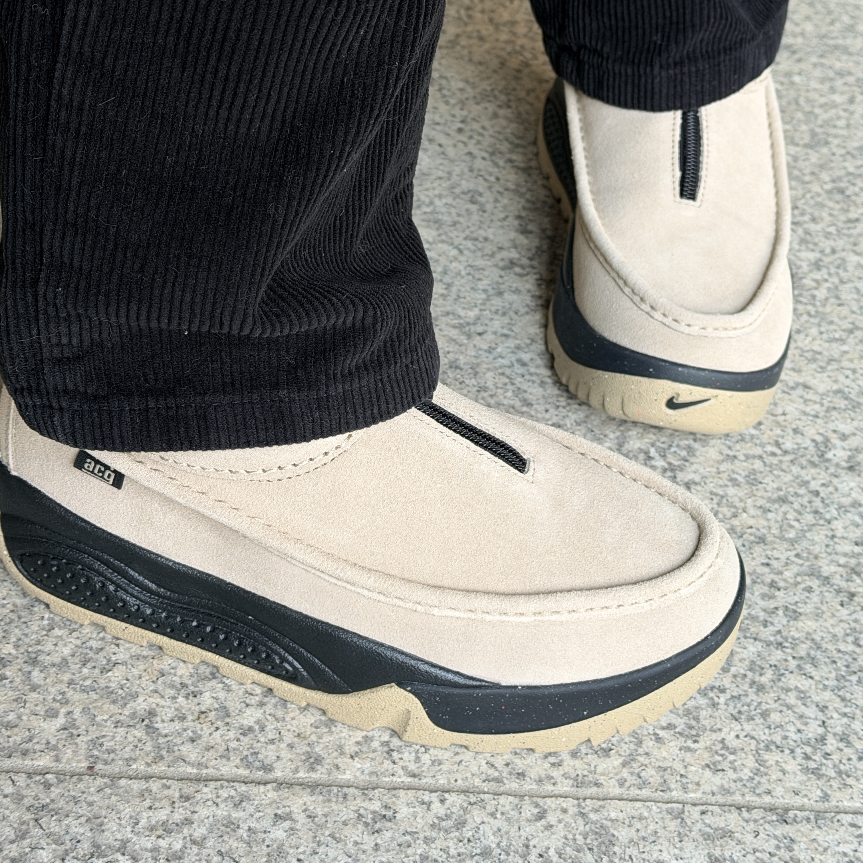 Nike ACG Izy Khaki and Black 착용 스타일 - 2
