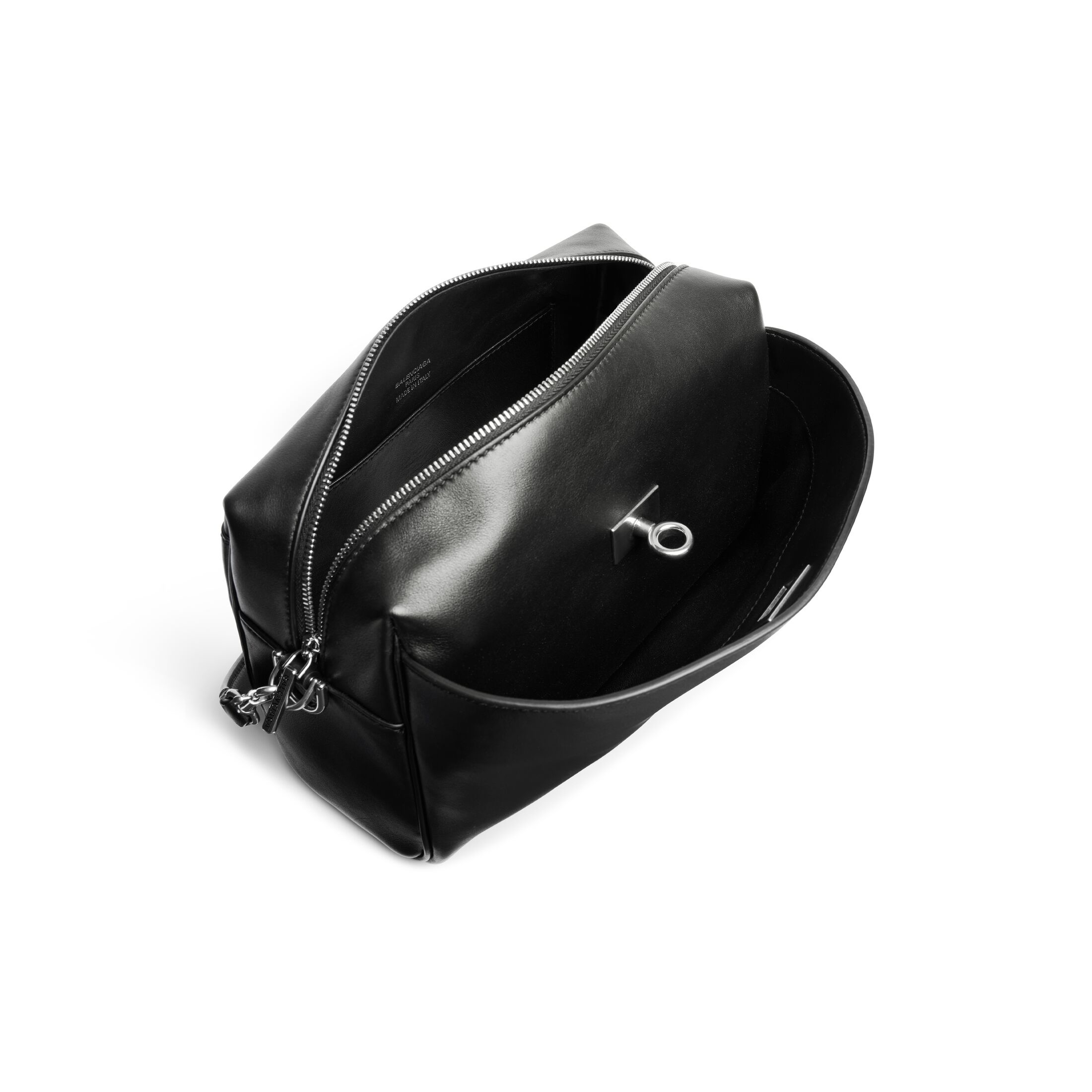 Balenciaga Rodeo Camera Bag Black 착용 스타일 - 2