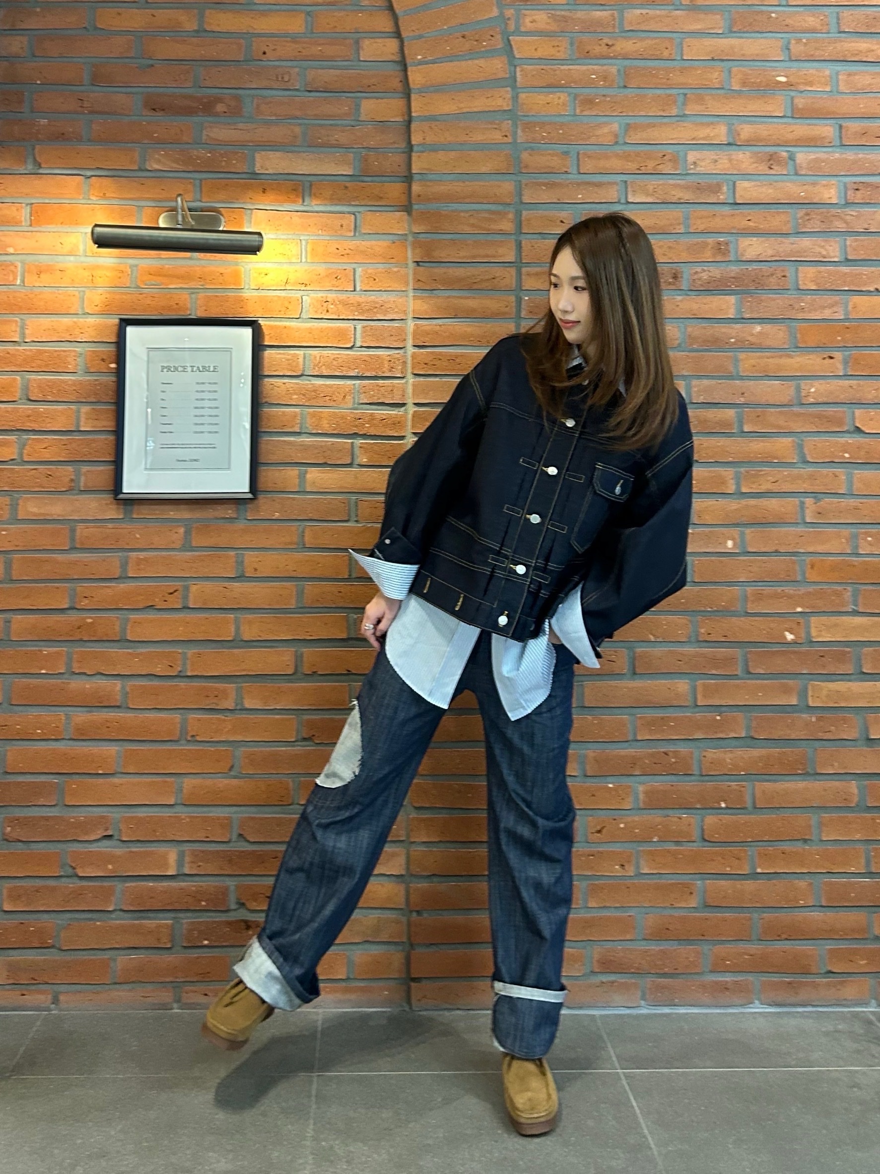 Edward Cuming Women Circle Window V01s Indigo - 25FW 착용 스타일 - 2