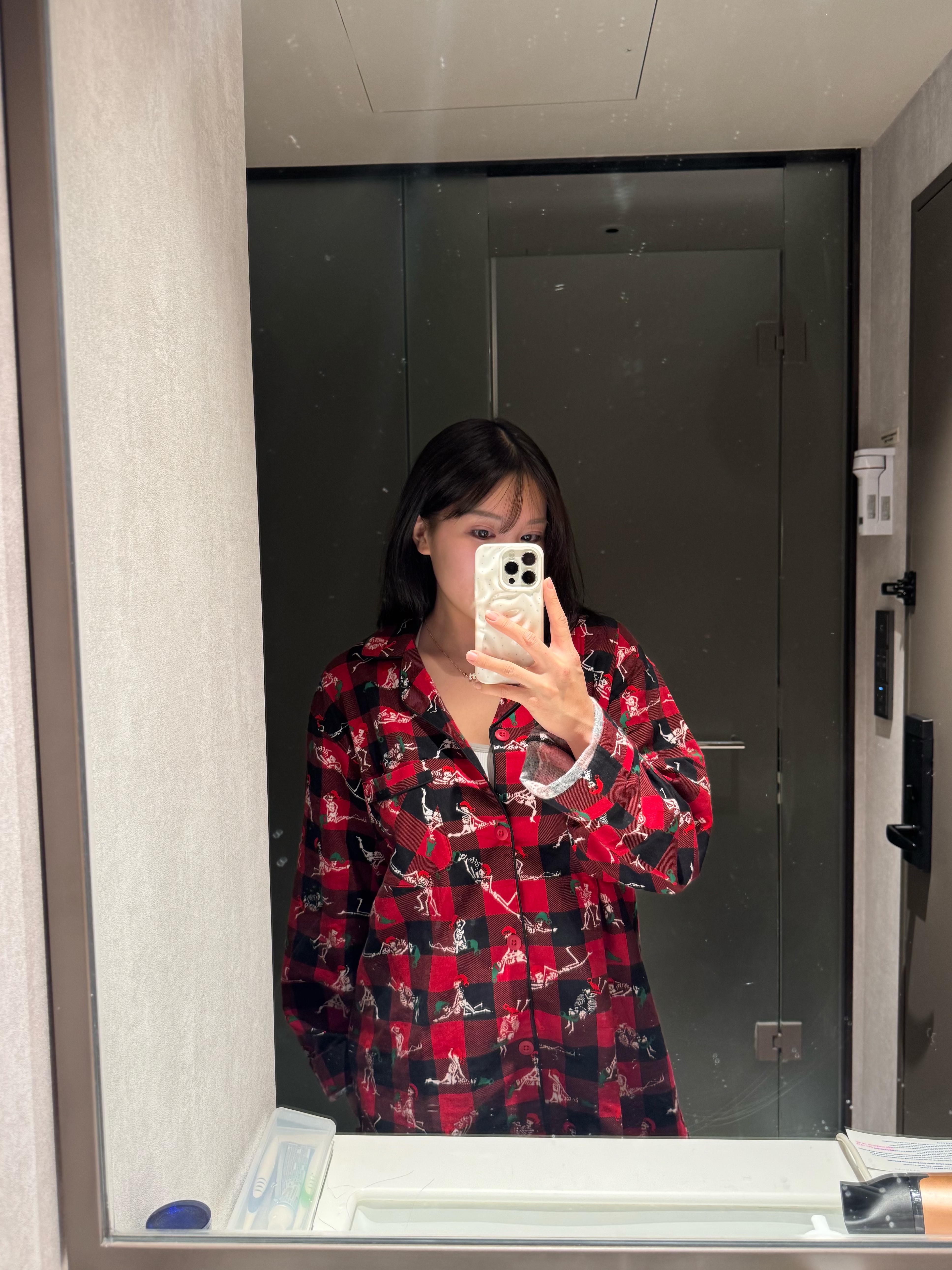 Supreme Holiday Pajama Set Plaid - 25FW 착용 스타일 - 1