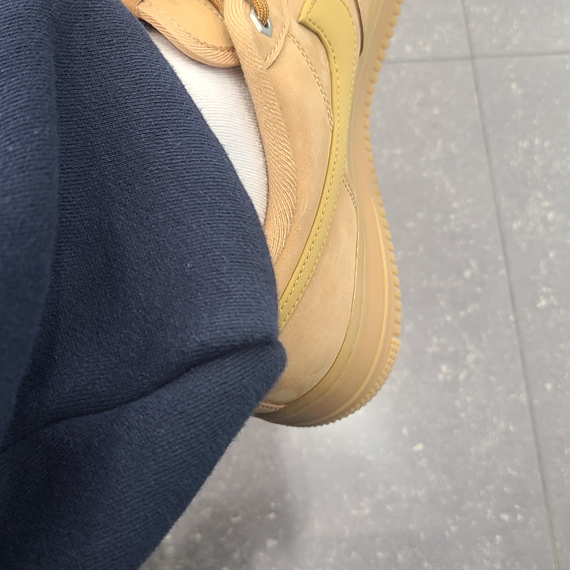 Nike Air Force 1 '07 WB Flax 착용 스타일