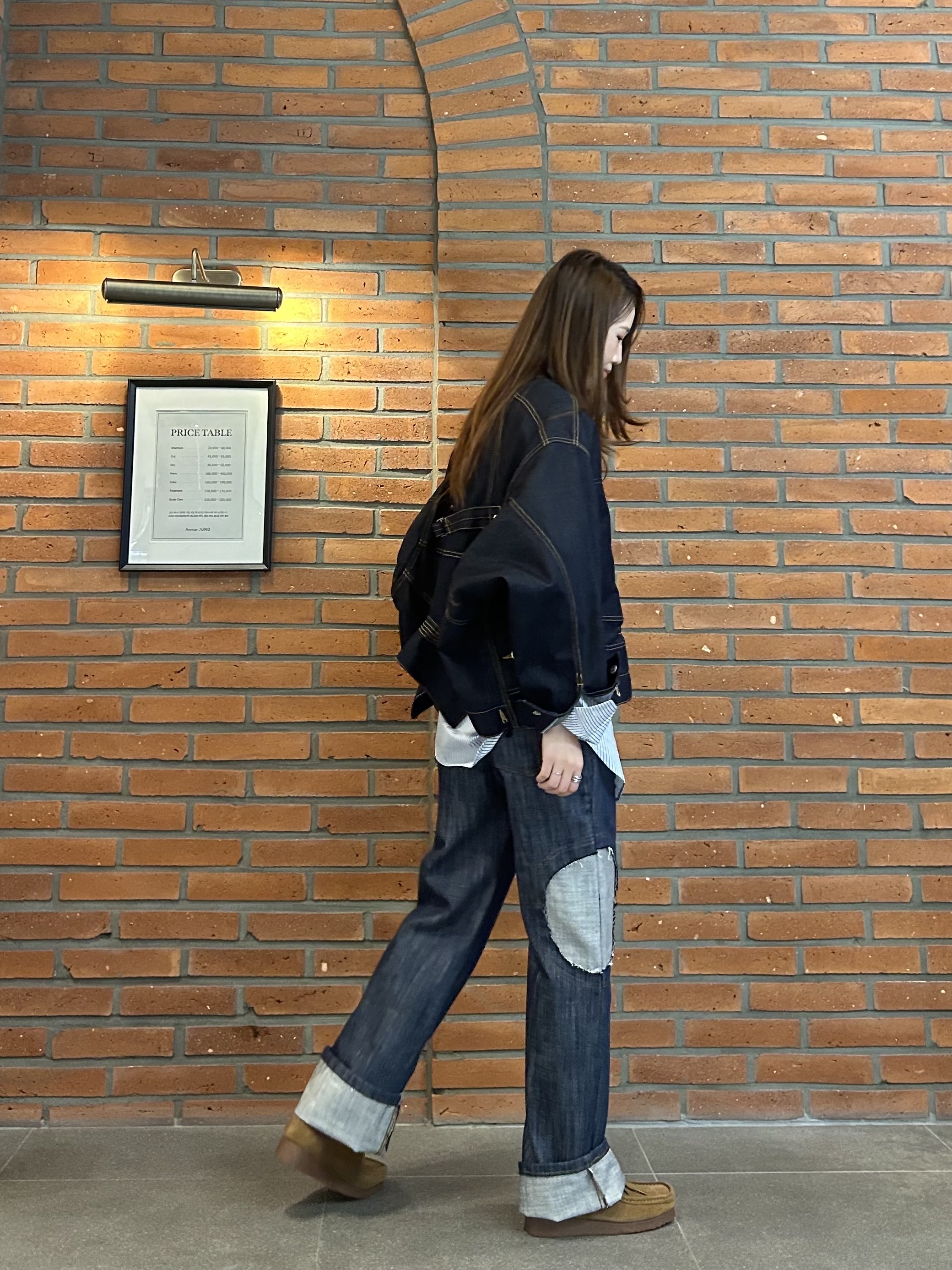 Edward Cuming Women Circle Window V01s Indigo - 25FW 착용 스타일 - 4