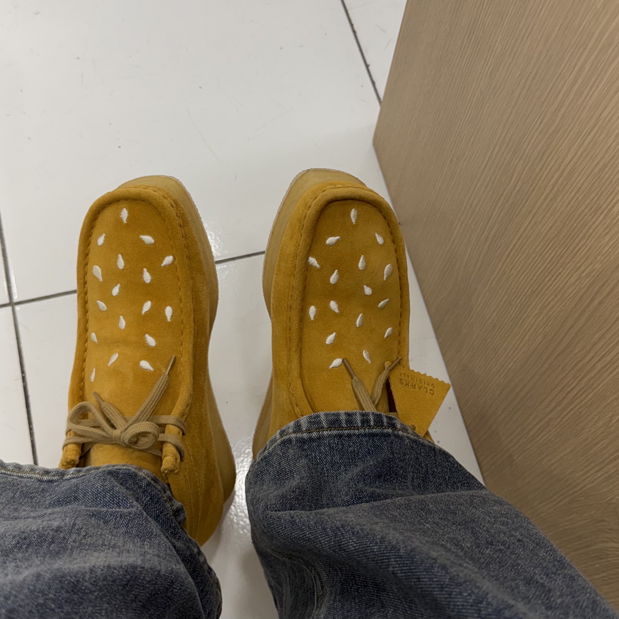 Clarks x Vandy The Pink Wallabee Boot Tan 착용 스타일
