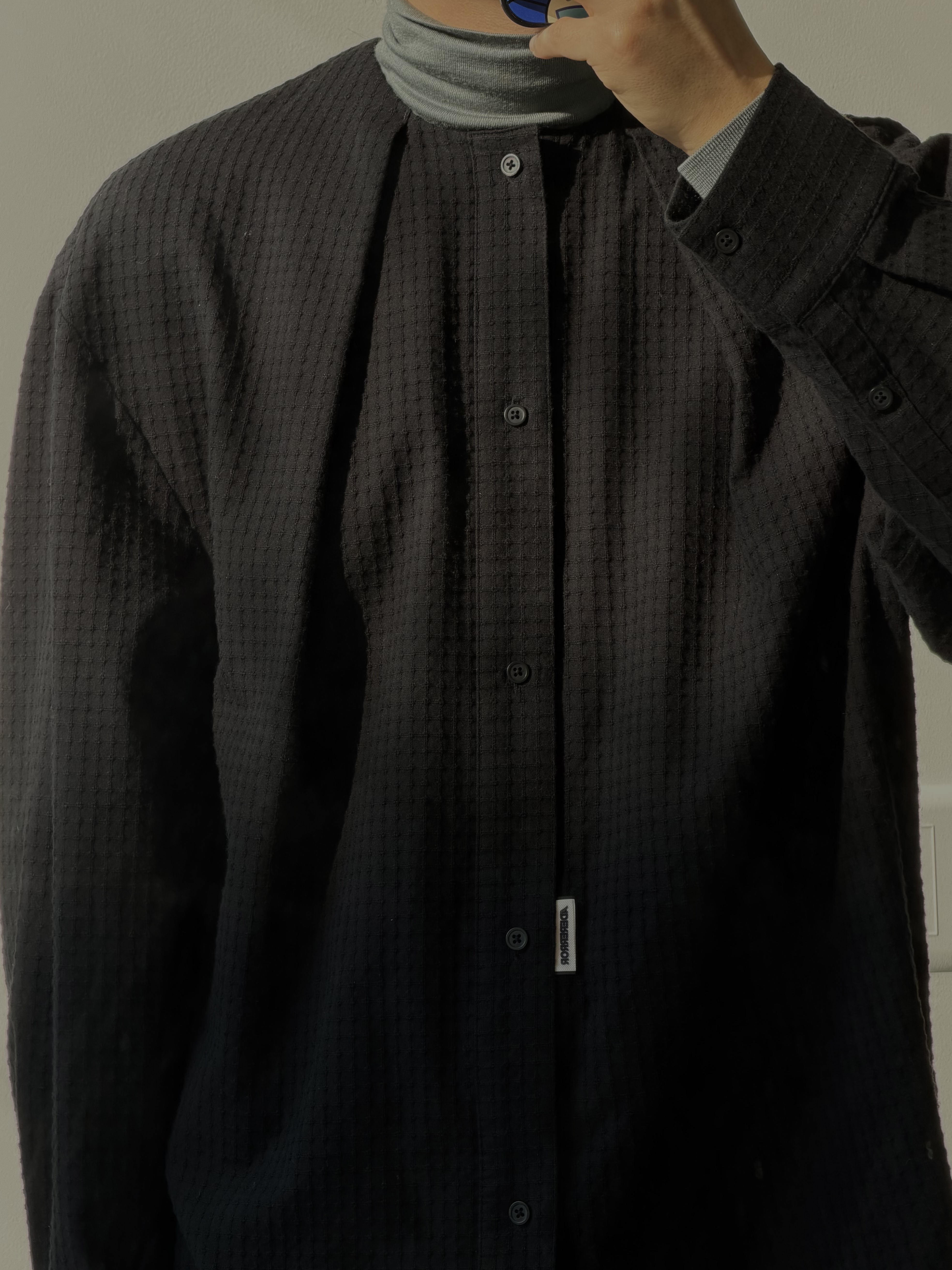 (W) Ader Error Duriat Shirt Noir, Ader Error Product 76 Noir 착용 스타일 - 3
