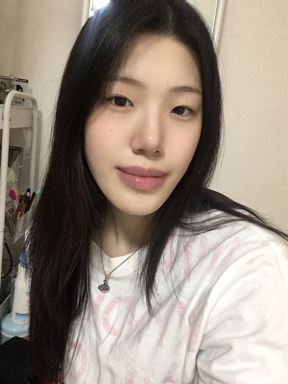 [KREAM 단독] Safarispot Highway Inn T-Shirt White Red 착용 스타일 - 2