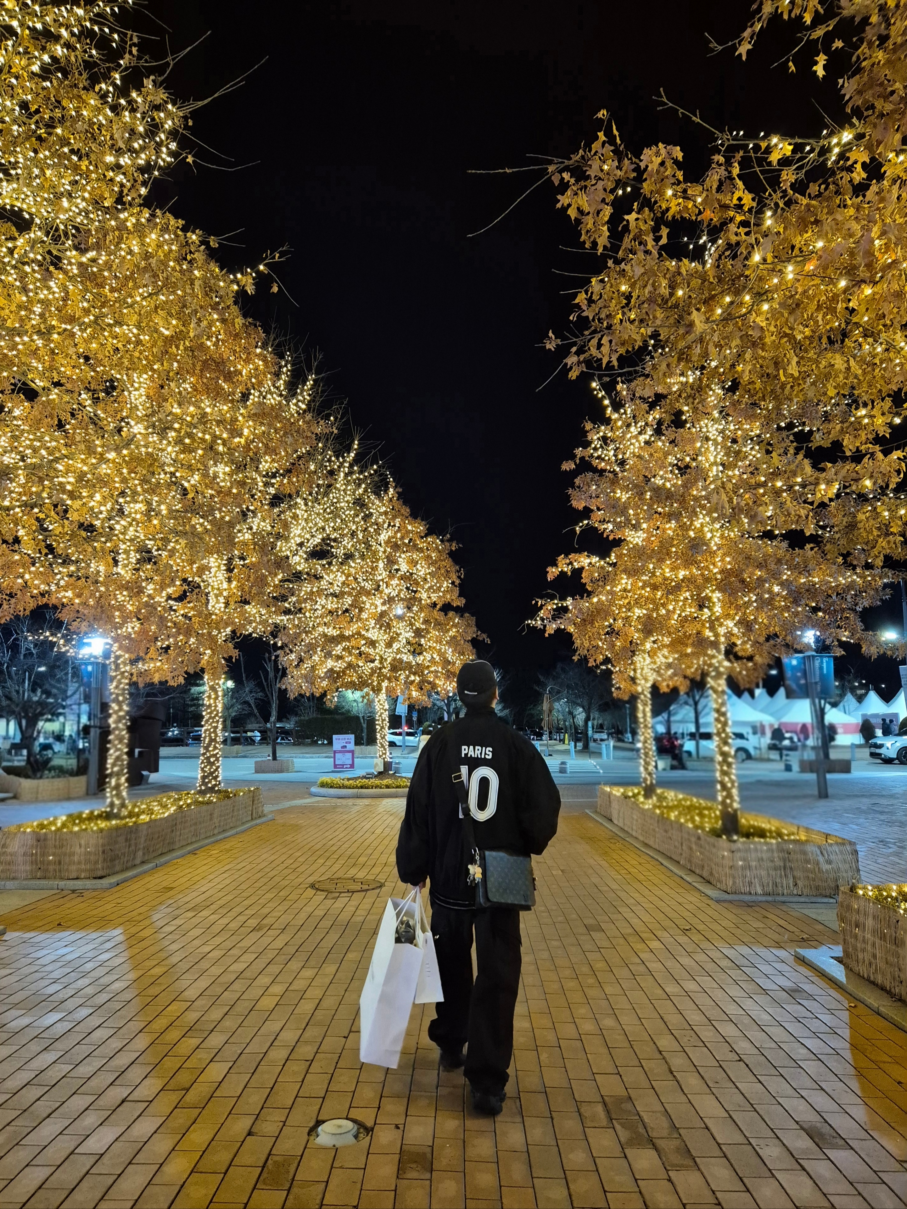Balenciaga Soccer Series Barcelona Soccer Cap Black, Balenciaga Soccer Series Paris Soccer Tracksuit Jacket Black 착용 스타일 - 2