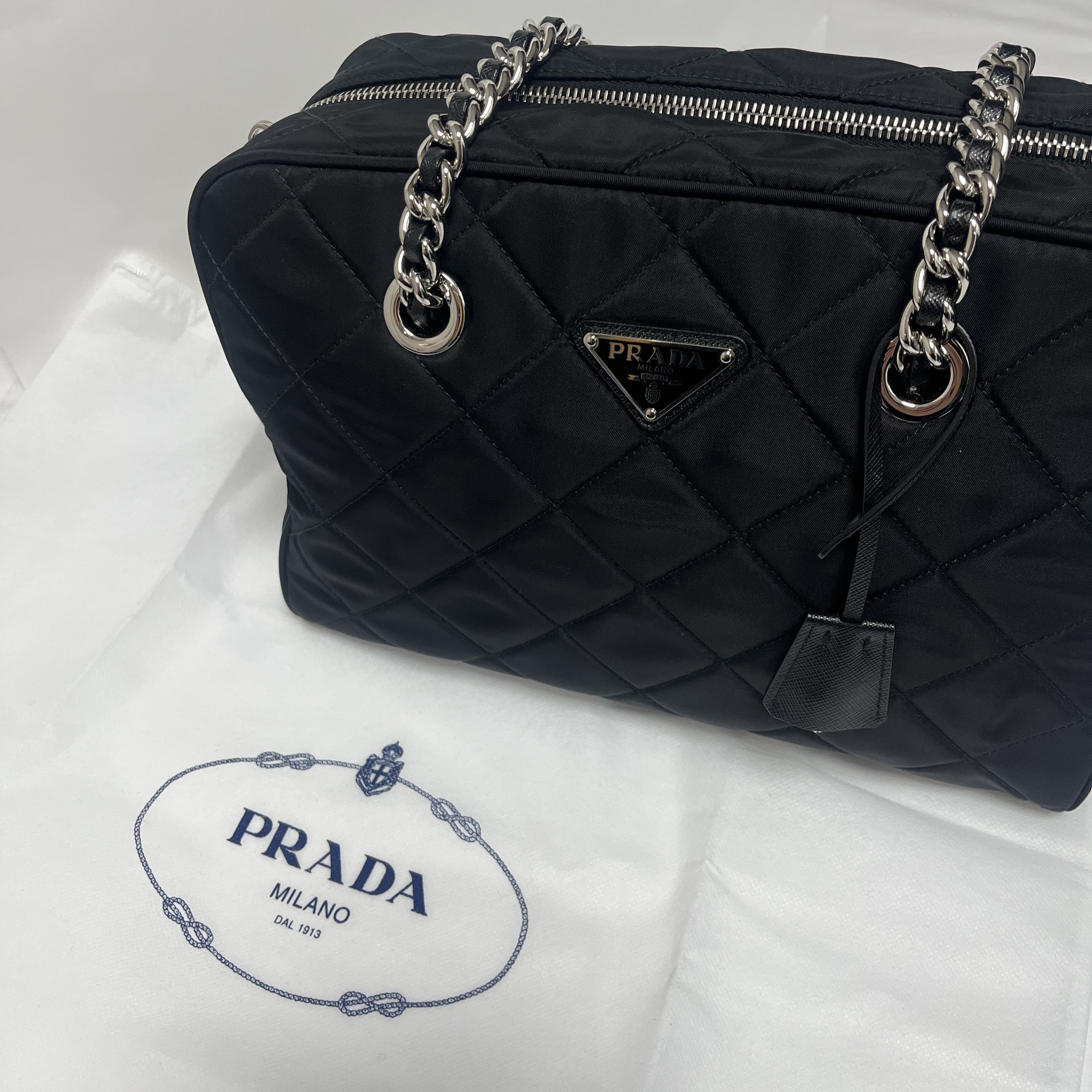 Pop Mart Skullpanda L’Impressionnisme Series Plush Doll Teakwood (Opened Case), Prada Re-Nylon Drawstring Pouch Black 착용 스타일 - 3