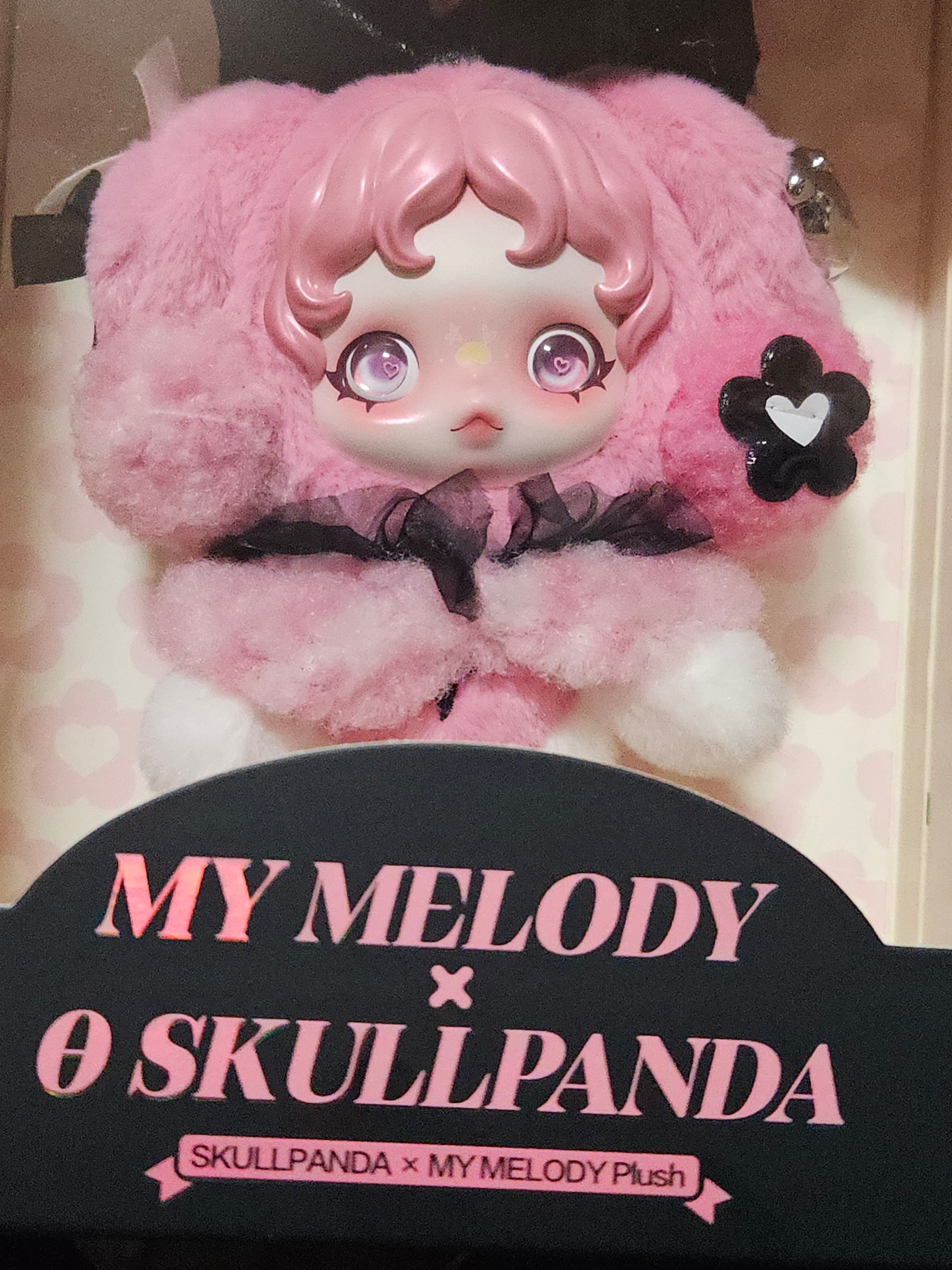 Pop Mart Skullpanda x My Melody Plush 착용 스타일