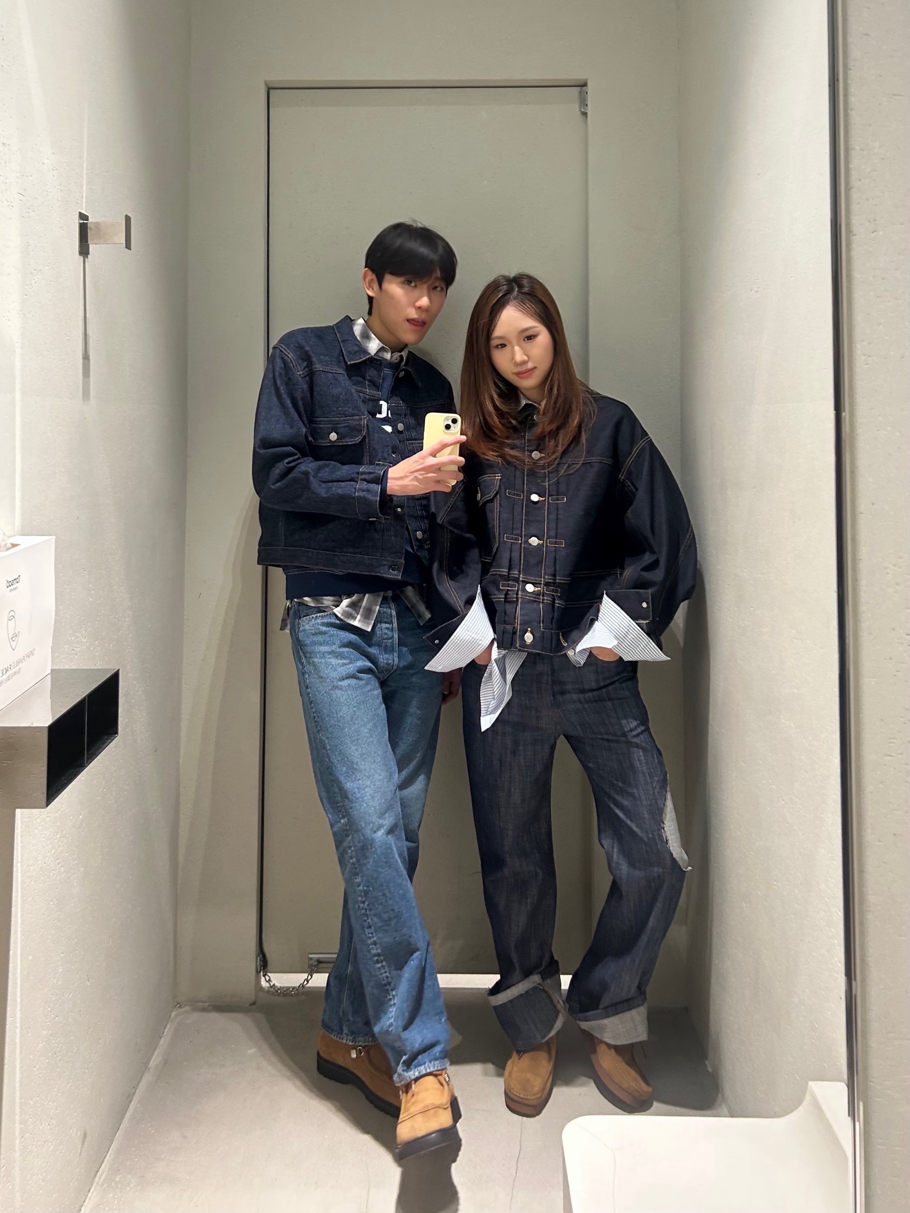 Edward Cuming Women Circle Window V01s Indigo - 25FW 착용 스타일 - 5