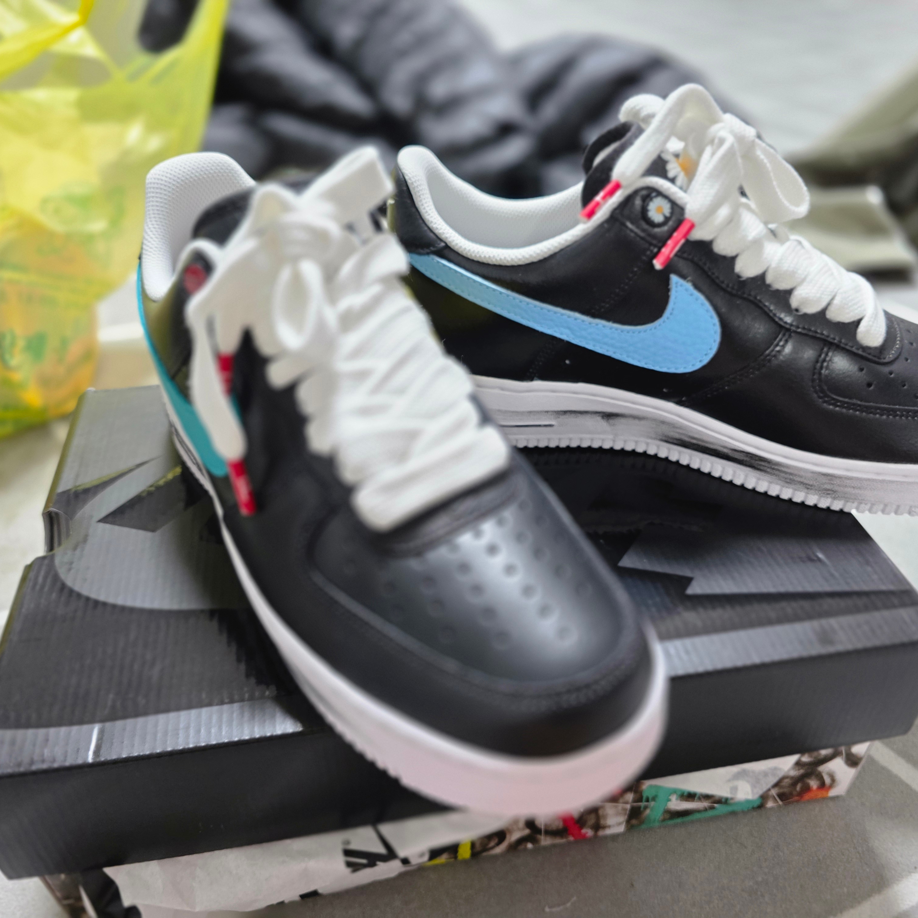 Nike x Peaceminusone Air Force 1 Low Para-Noise 3.0 Black and Multicolor 착용 스타일