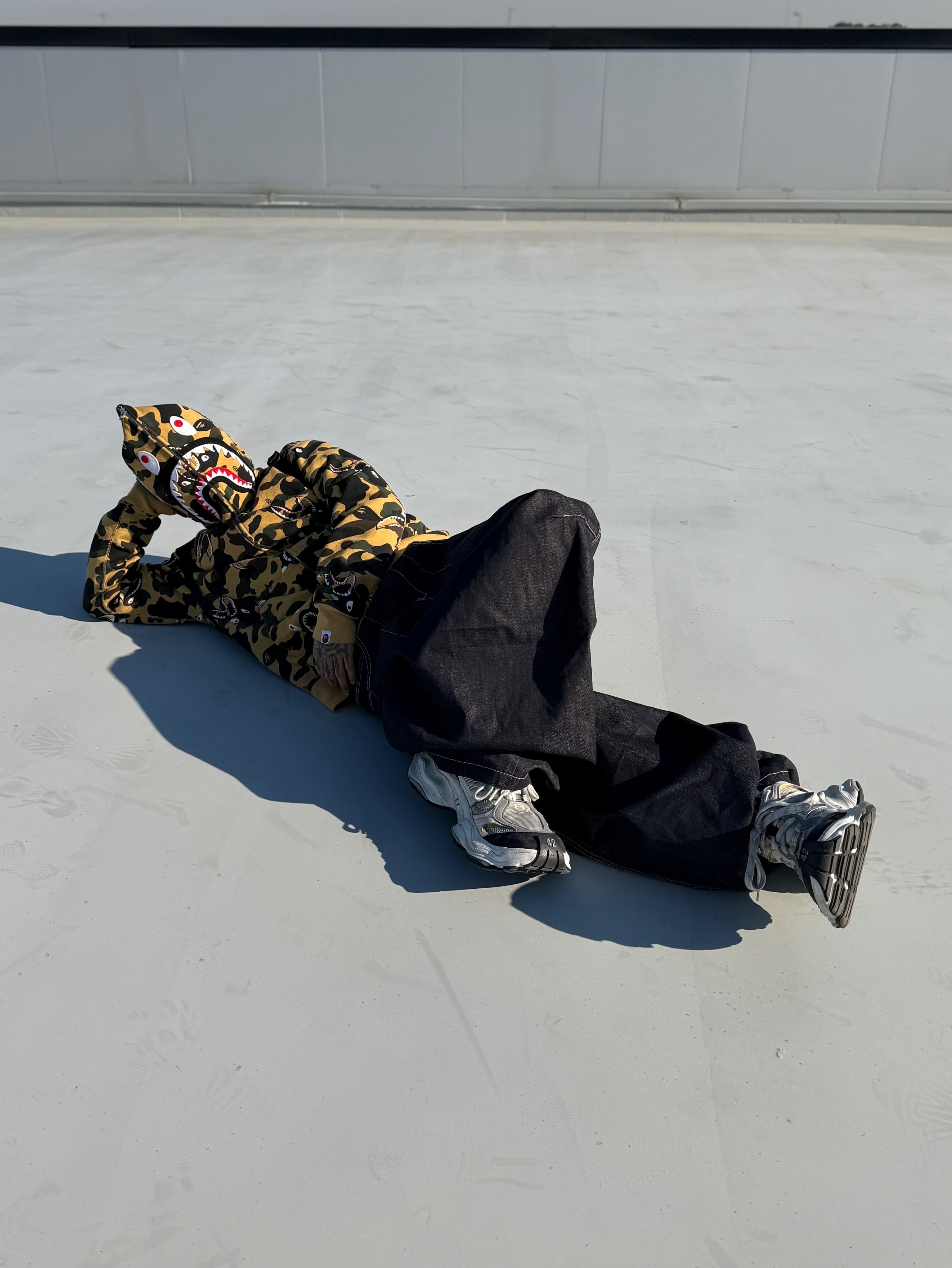 BAPE 1st Camo Shark Full Zip Hoodie Yellow, BAPE 1st Camo Jacquard Shark Hoodie Yellow 착용 스타일 - 1