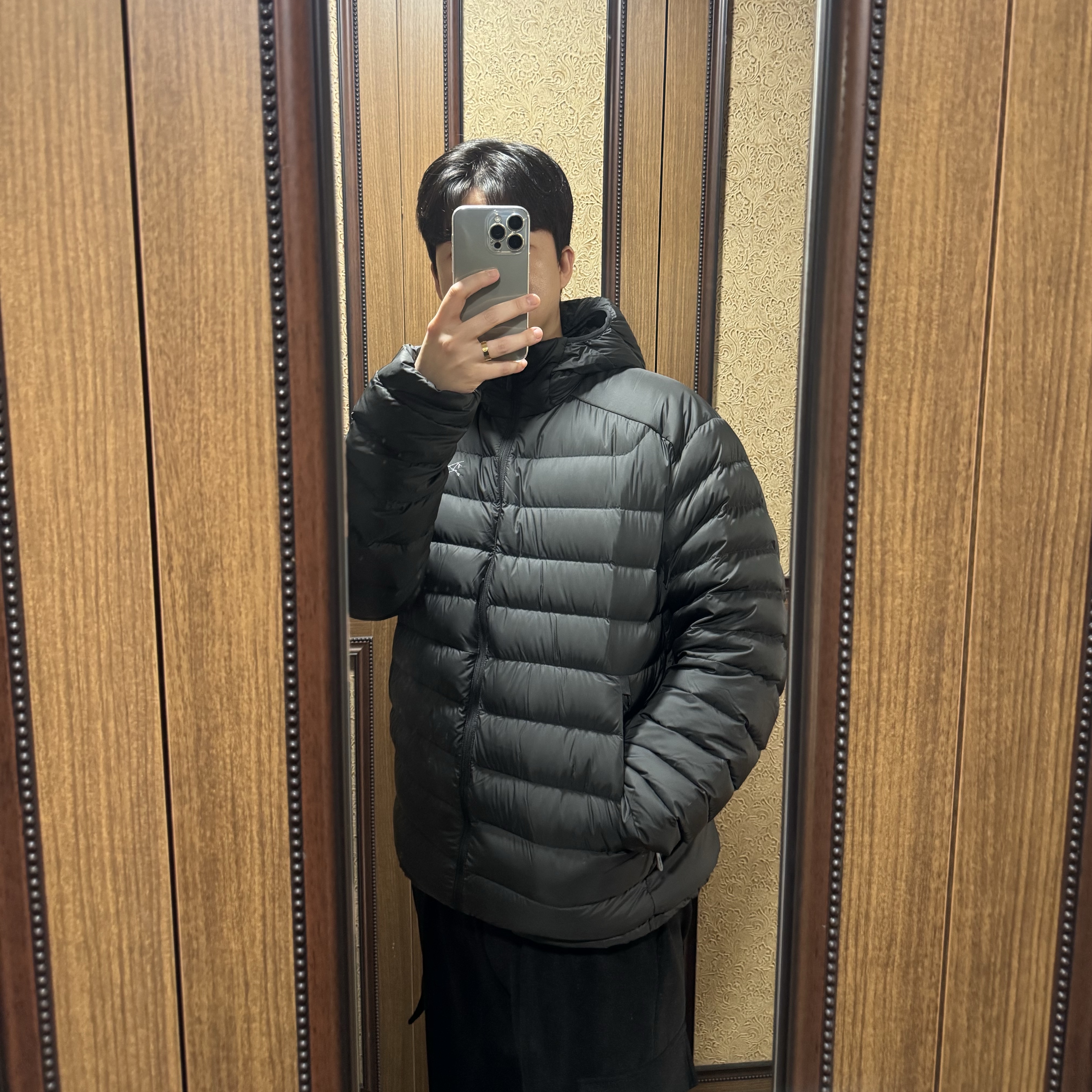 Arc'teryx Cerium Hoody Black 착용 스타일 - 2