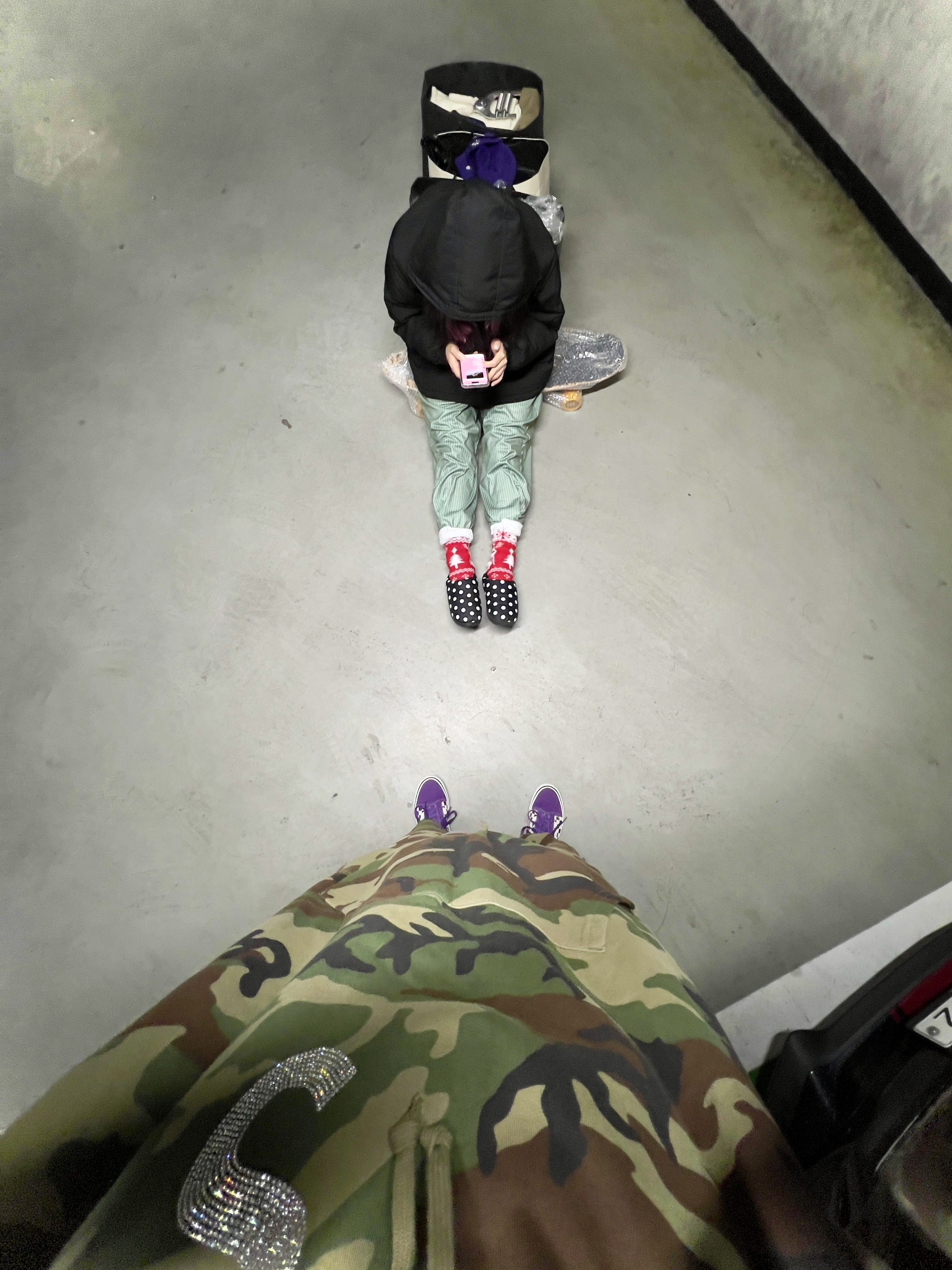 Supreme New Era Swarovski S Logo Beanie Purple - 21SS, Vans x Supreme x Swarovski Old Skool Purple 착용 스타일 - 1