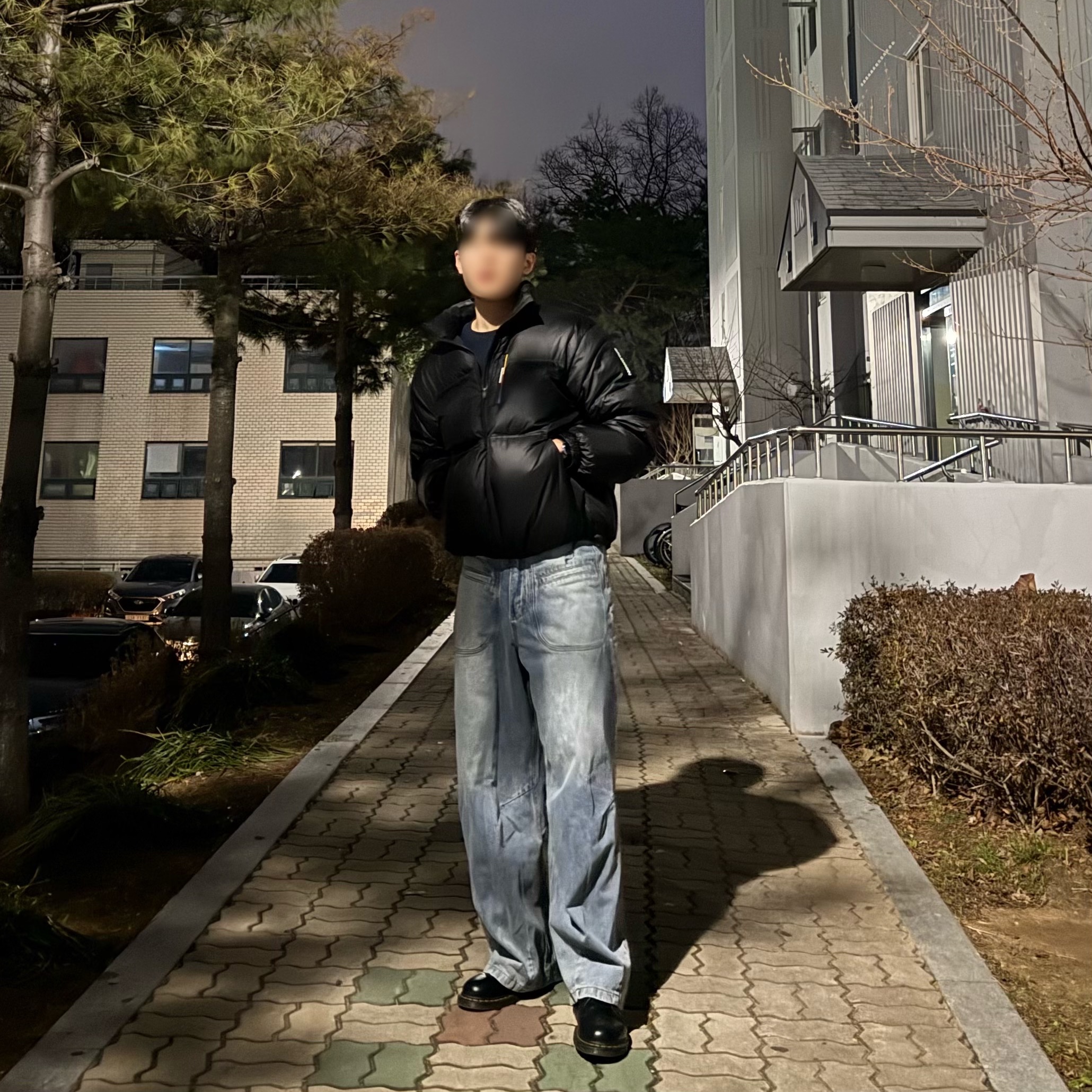 Dr. Martens 1461 Smooth Black, Salomon Contour Down Jacket Black 착용 스타일