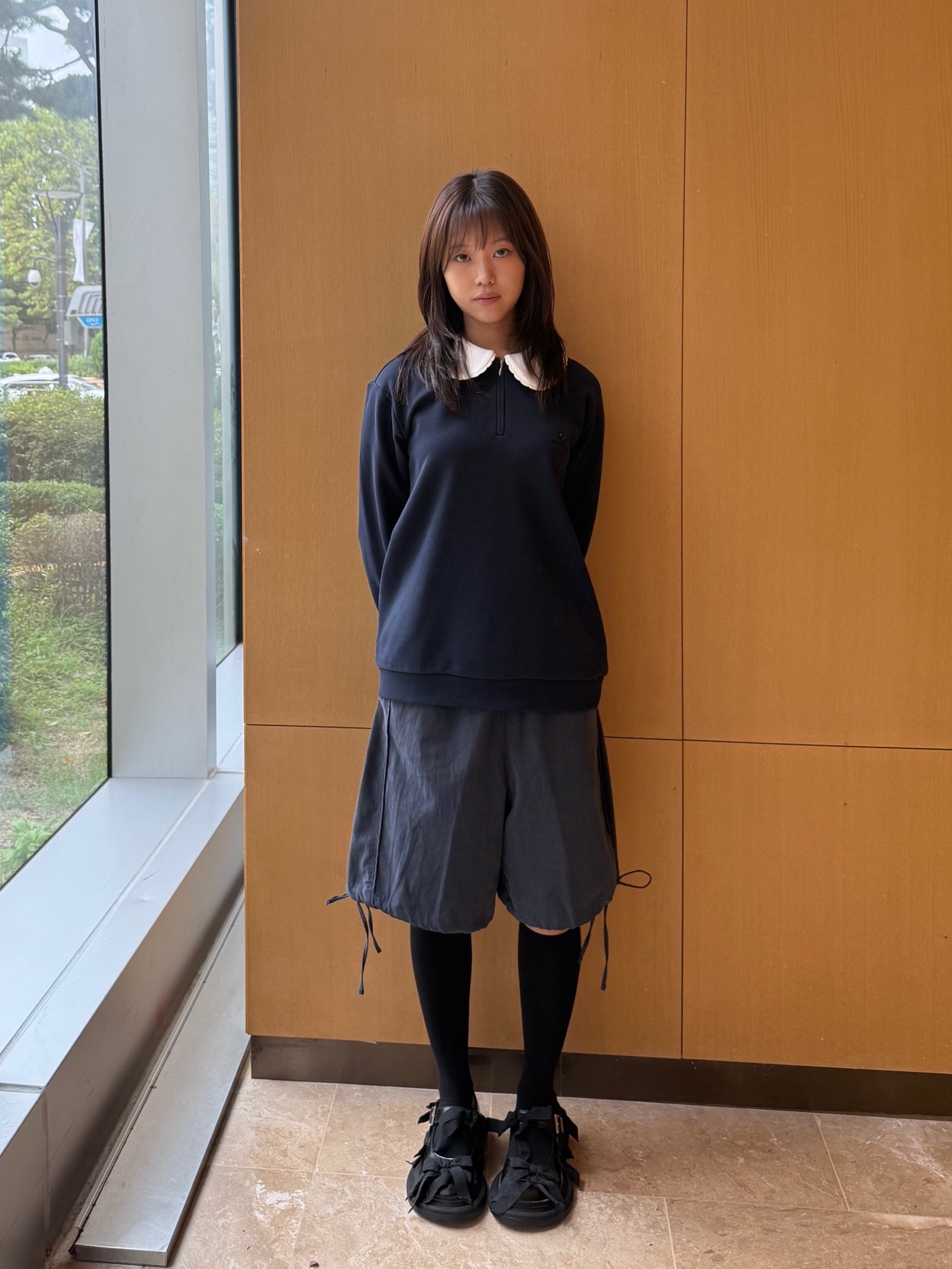 Shushu/Tong Women Doll Collar Oversized Sweatshirt Navy Blue - 25FW 착용 스타일 - 4