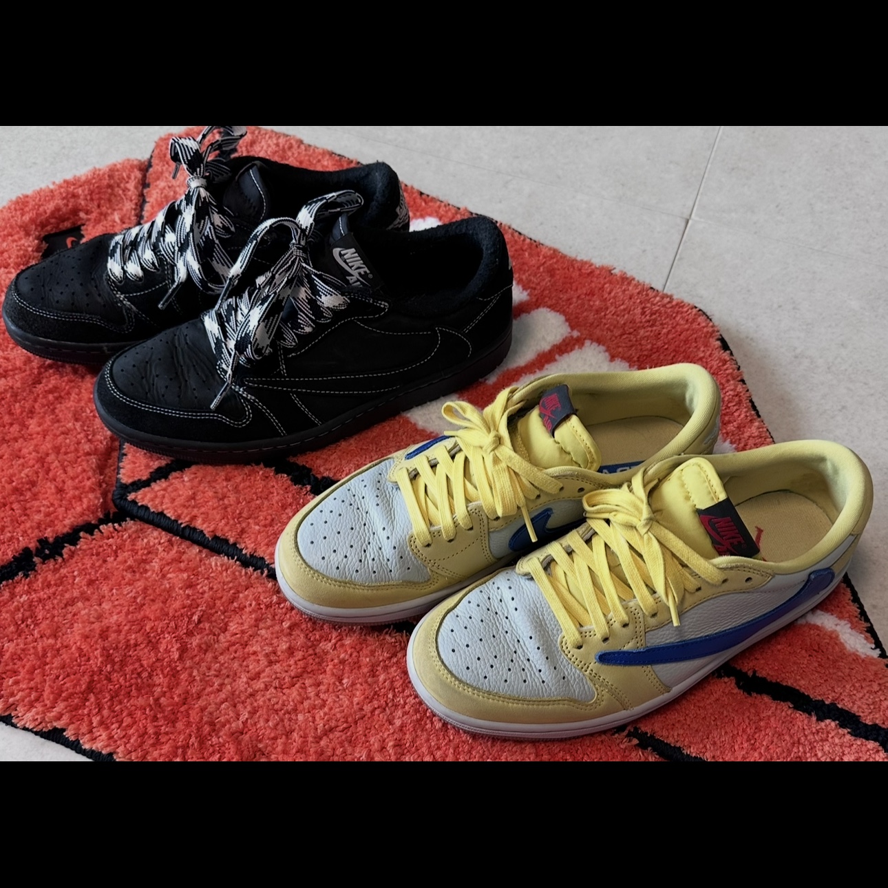 (W) Jordan 1 x Travis Scott Retro Low OG SP Canary, Jordan 1 x Travis Scott Retro Low OG SP Black Phantom 착용 스타일 - 1